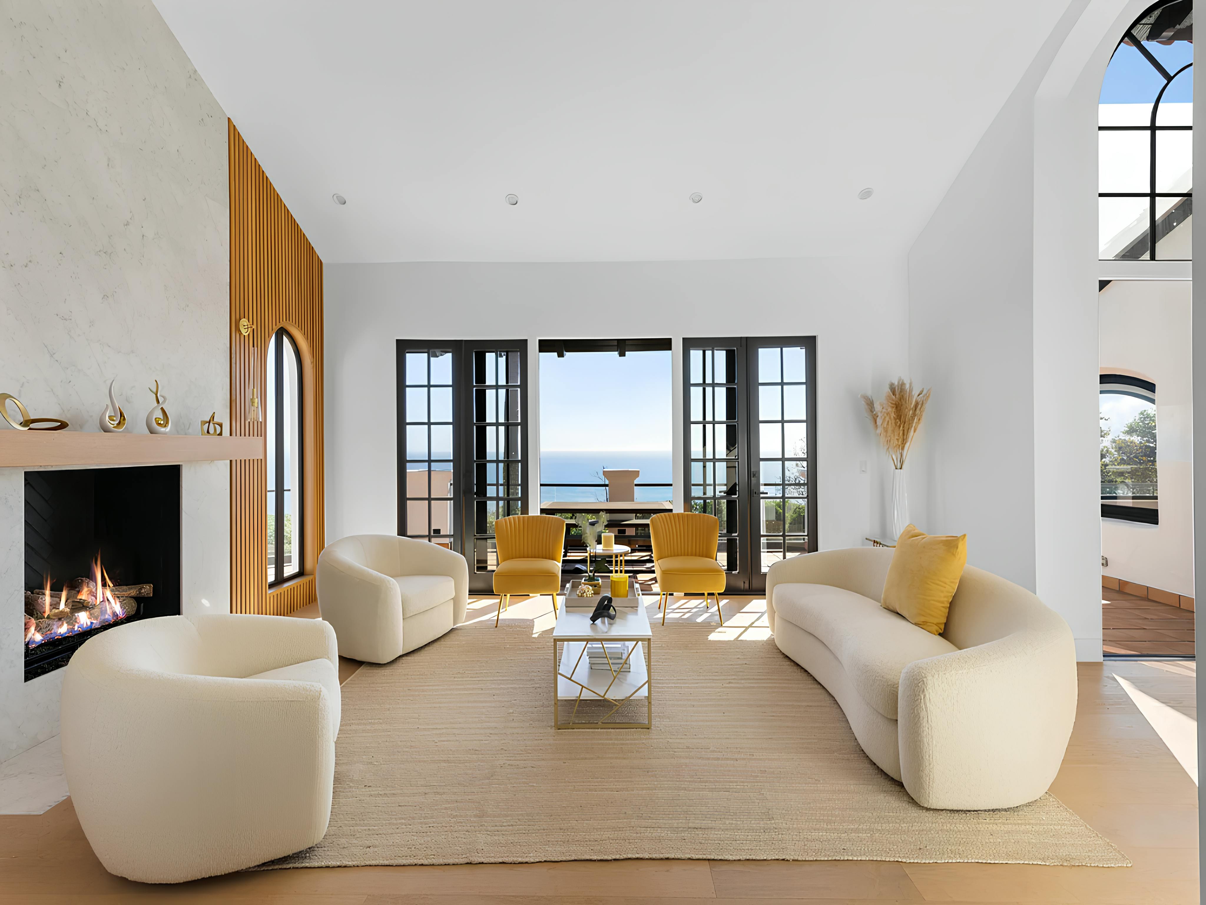 Casa Sycamore Malibu: Luxury 5-Bedroom Villa with Sea Views and Pool, Malibu
