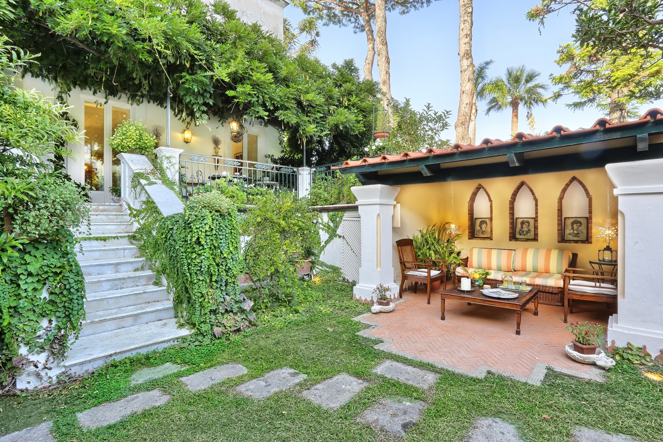 Casa Syrene Sorrento: Elegant 2-Bedroom Apartment with Private Garden, Sorrento