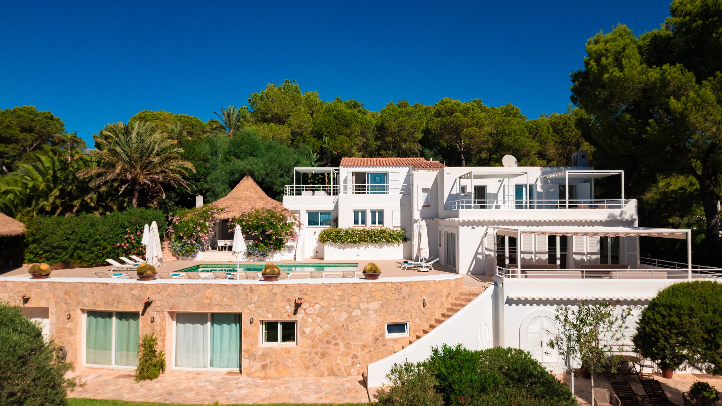 Casa Torrente Es Cubells: Luxury 5-Bedroom Apartment with Sea Views and Pool, Es Cubells