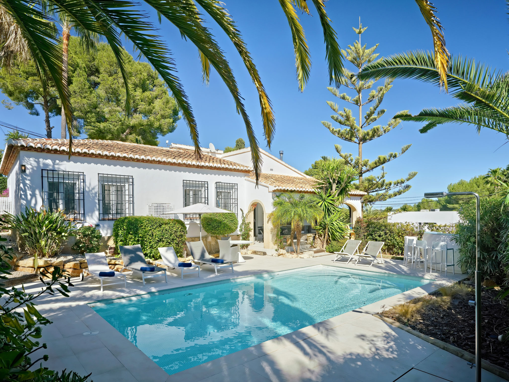 Casa Tosaler Jávea: Stylish 3-Bedroom Villa with Private Pool and Covered Parking in Costa Blanca Spain