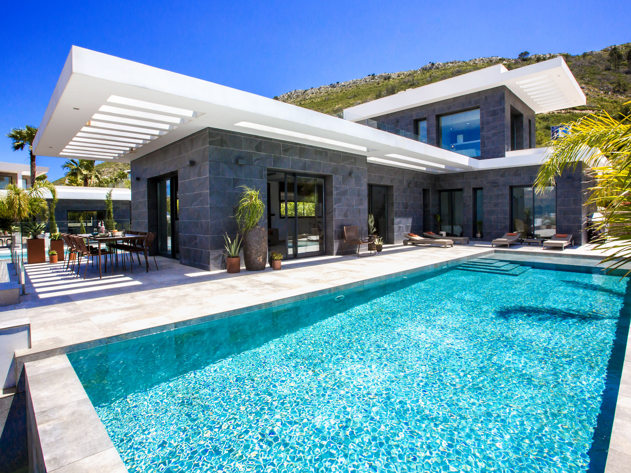 Casa Tossalet Jávea: Modern 4-Bedroom Villa with Private Pool and Golf Course Access Near Costa Blanca