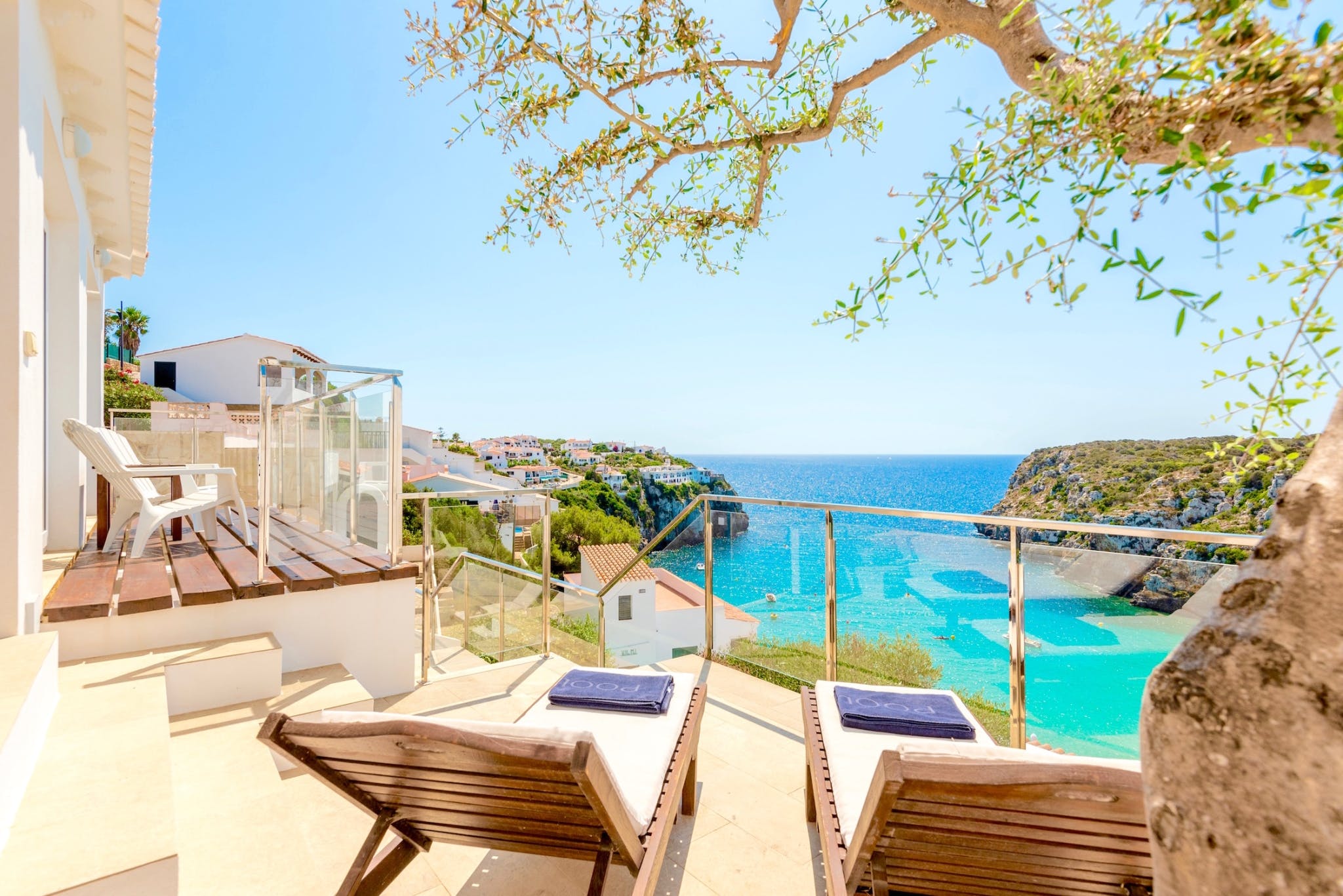 Casa Tramuntana Cala en Porter: Elegant 2-Bedroom Apartment with Seaview and Pool, Menorca