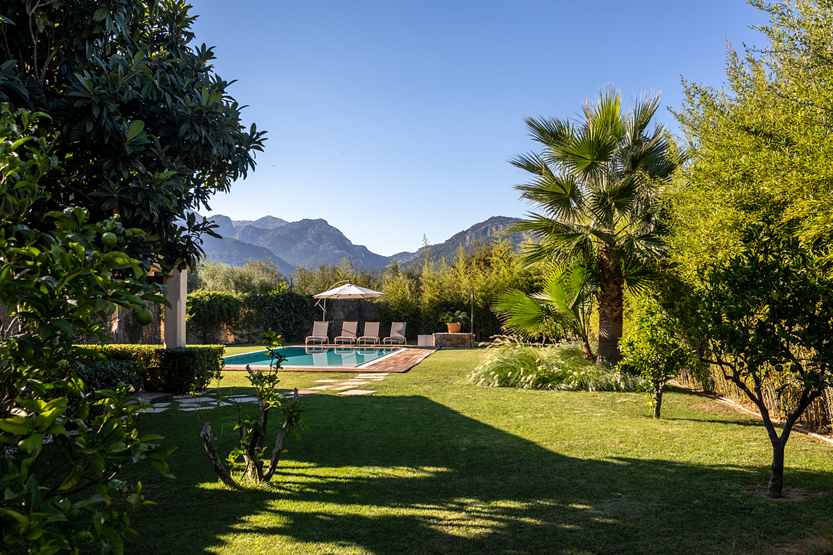 Casa Tramuntana Campanet: Charming 2-Bedroom Golf Villa with Pool and Sea Views, Campanet