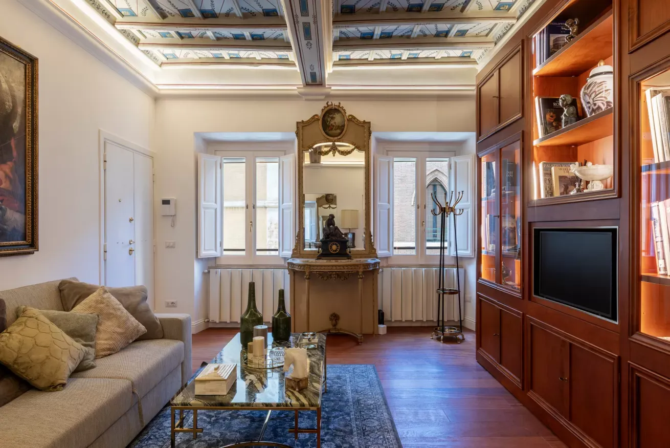 Casa Trevi Spagna: Charming 2-Bedroom Apartment Rental with Air-Con in Rome Spagna