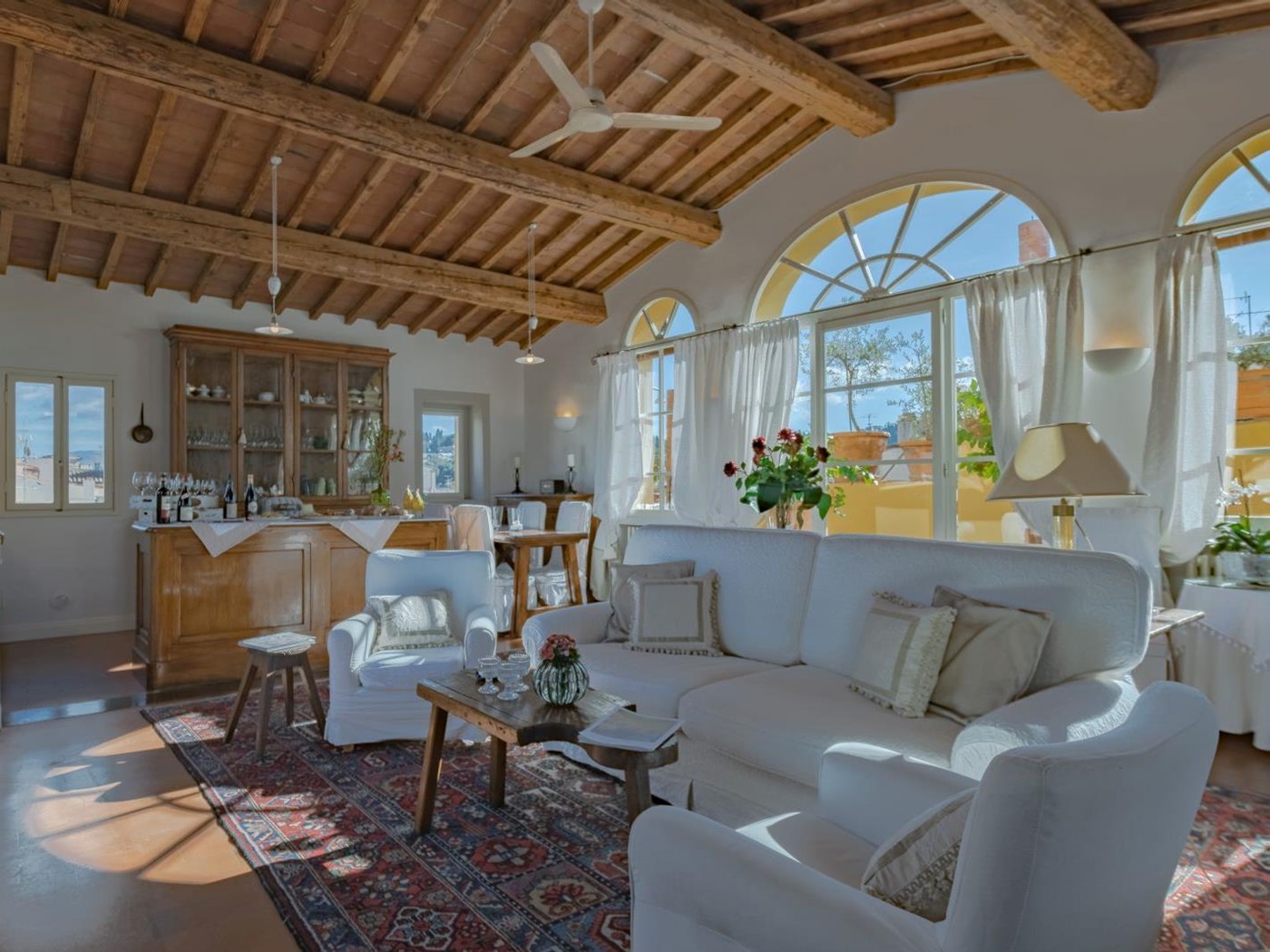 Casa Zecca SantaCroce: Charming 2-Bedroom Apartment Rental with Terraces in Santa Croce Florence