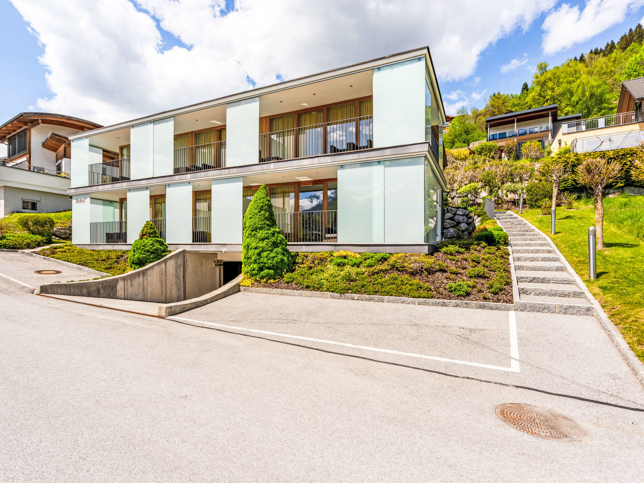 Chalet Alpendorf Kaprun: Modern Alpine Apartment with Mountain Views and Ski Access in Kaprun Salzburg