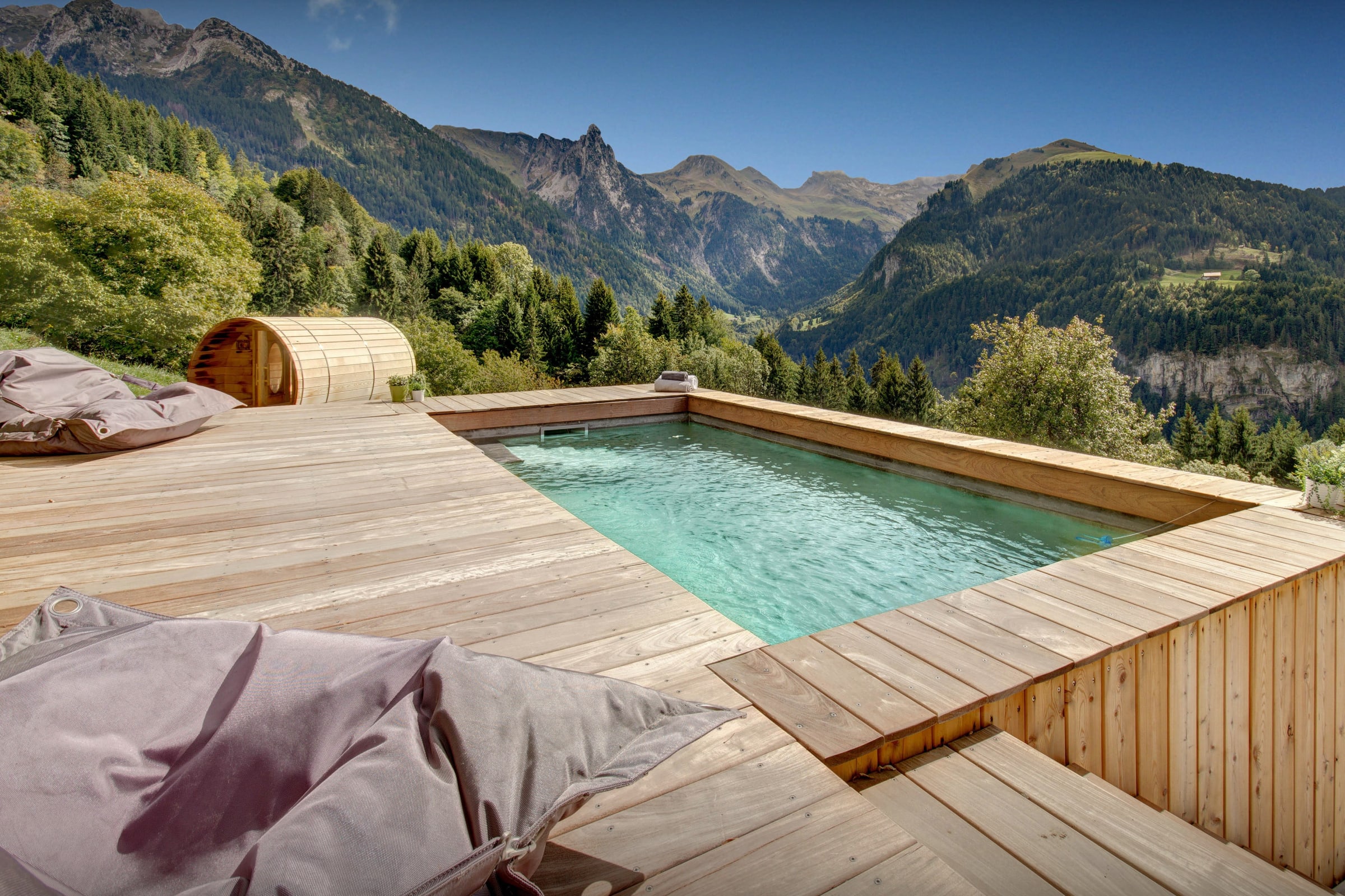 Chalet Aravis Manigod France: Spacious 4-Bedroom Ski Chalet with Sauna and Pool, Upper Savoy
