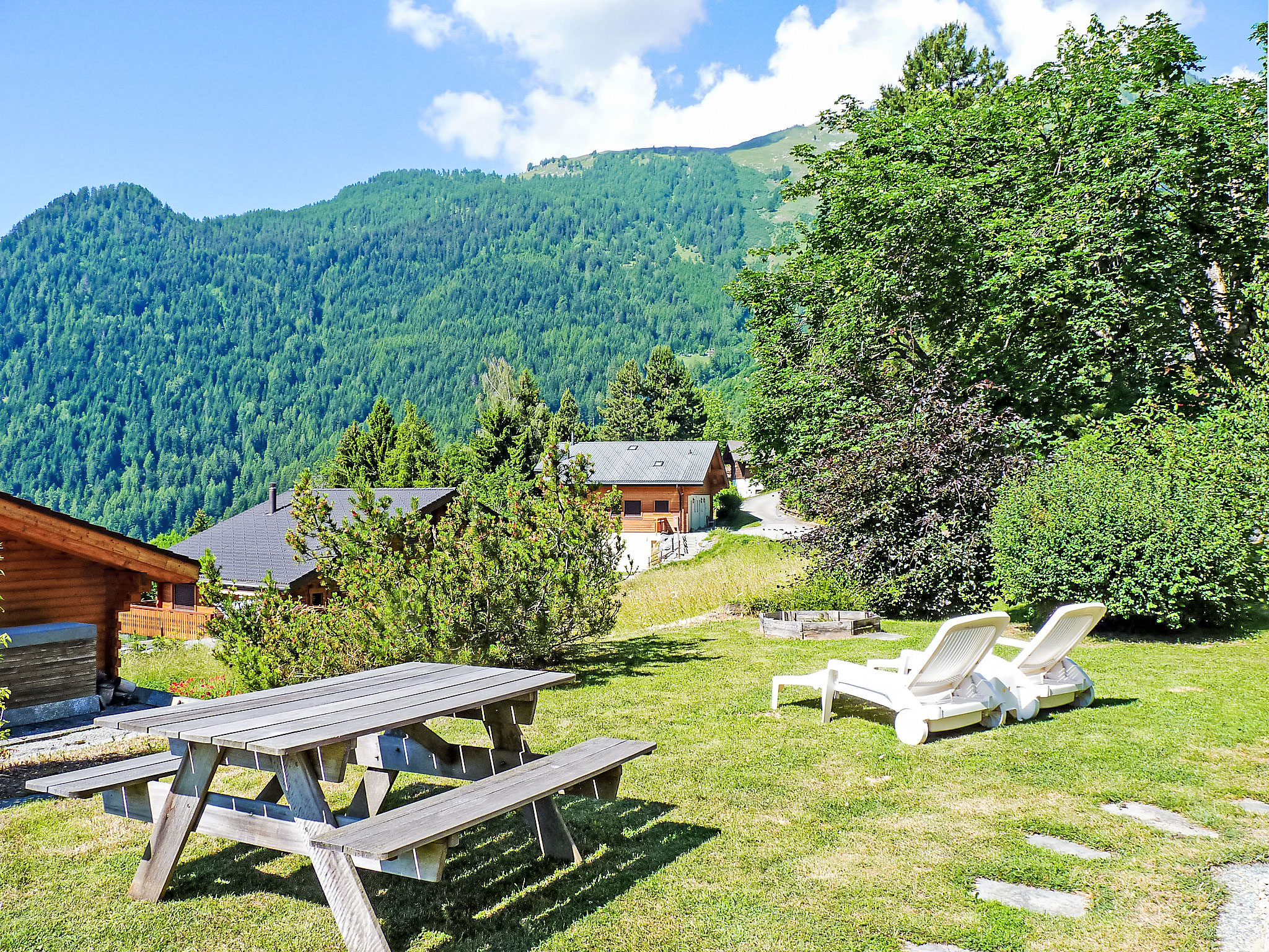 Chalet Armillon Ovronnaz: Luxury 3-Bedroom Mountain Chalet with Panoramic Alpine Views and Thermal Spa Access