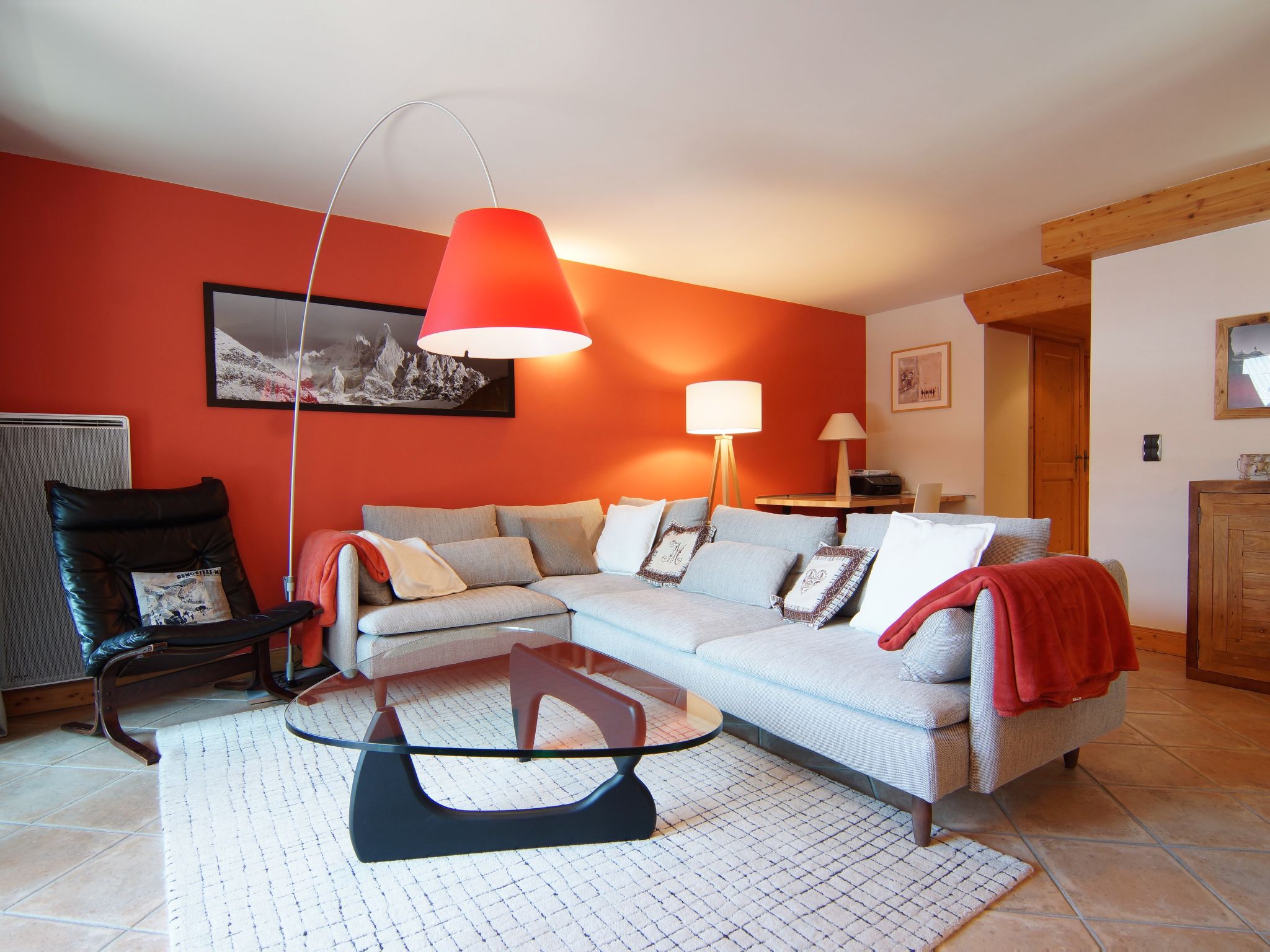 Chalet Bossons Chamonix: Stunning 3-Bedroom Alpine Apartment with Mountain Views in the Heart of Chamonix France
