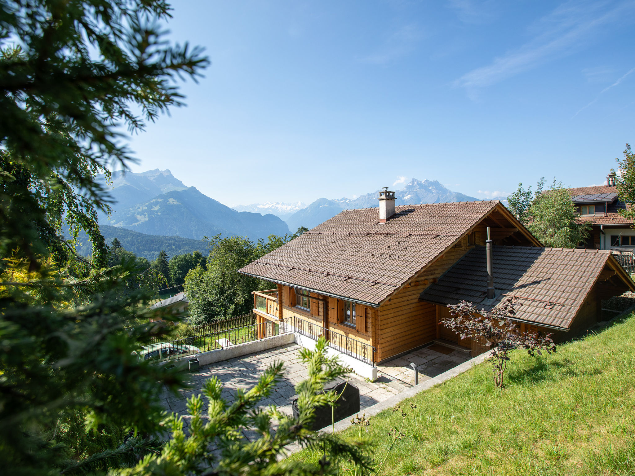 Chalet Corbetta Villars: Stunning 4-Bedroom Mountain Chalet with Panoramic Alpine Views and Modern Amenities