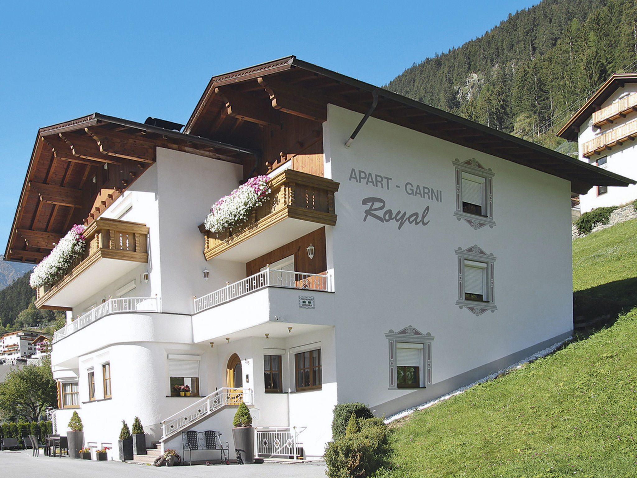 Chalet Diasbach Kappl: Stunning 6-Bedroom Mountain Chalet with Panoramic Alpine Views Near Ski Slopes Austria