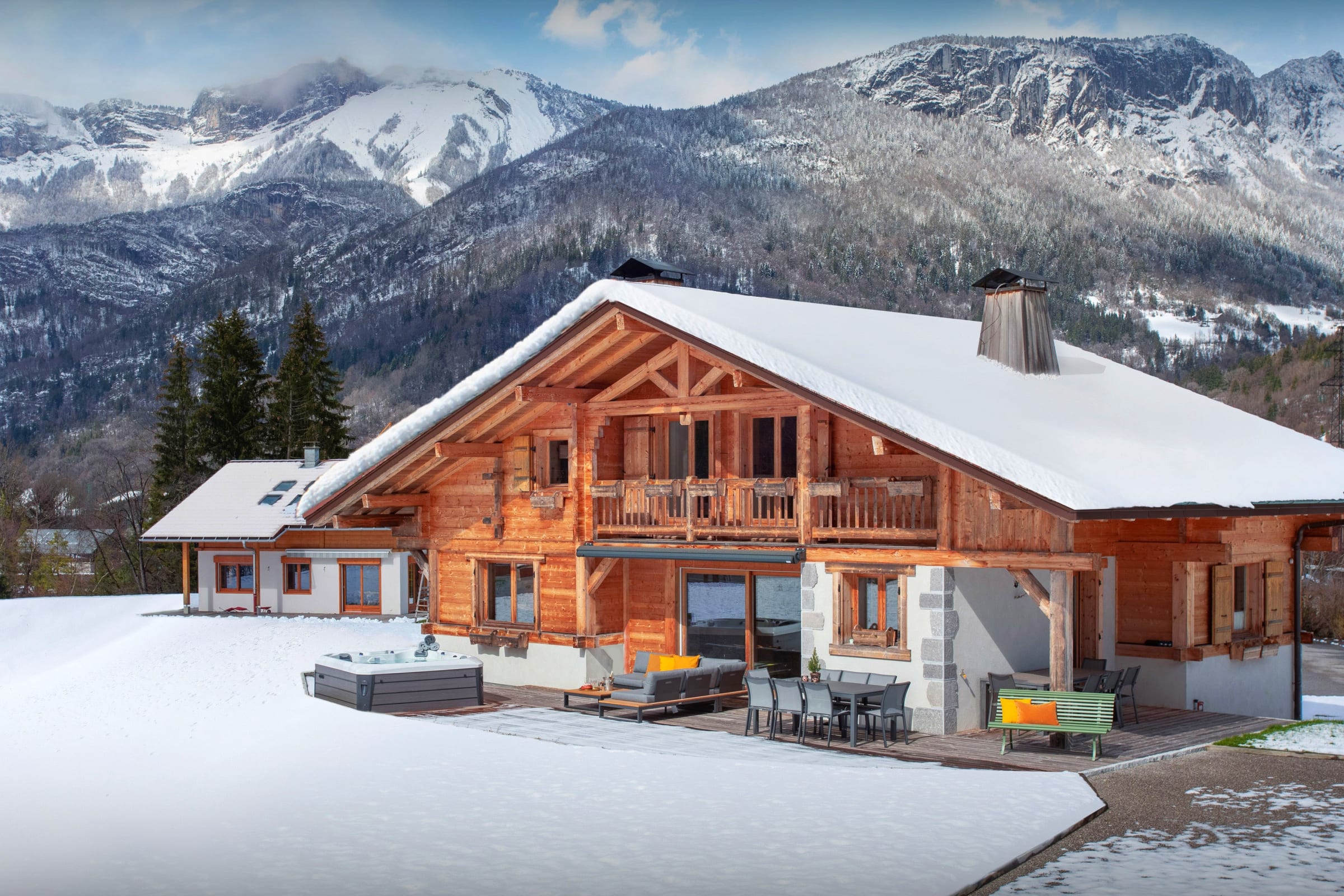 Chalet Édelweiss Thônes: 5-Bedroom Luxury Chalet with Sauna and Ski Access, Upper Savoy