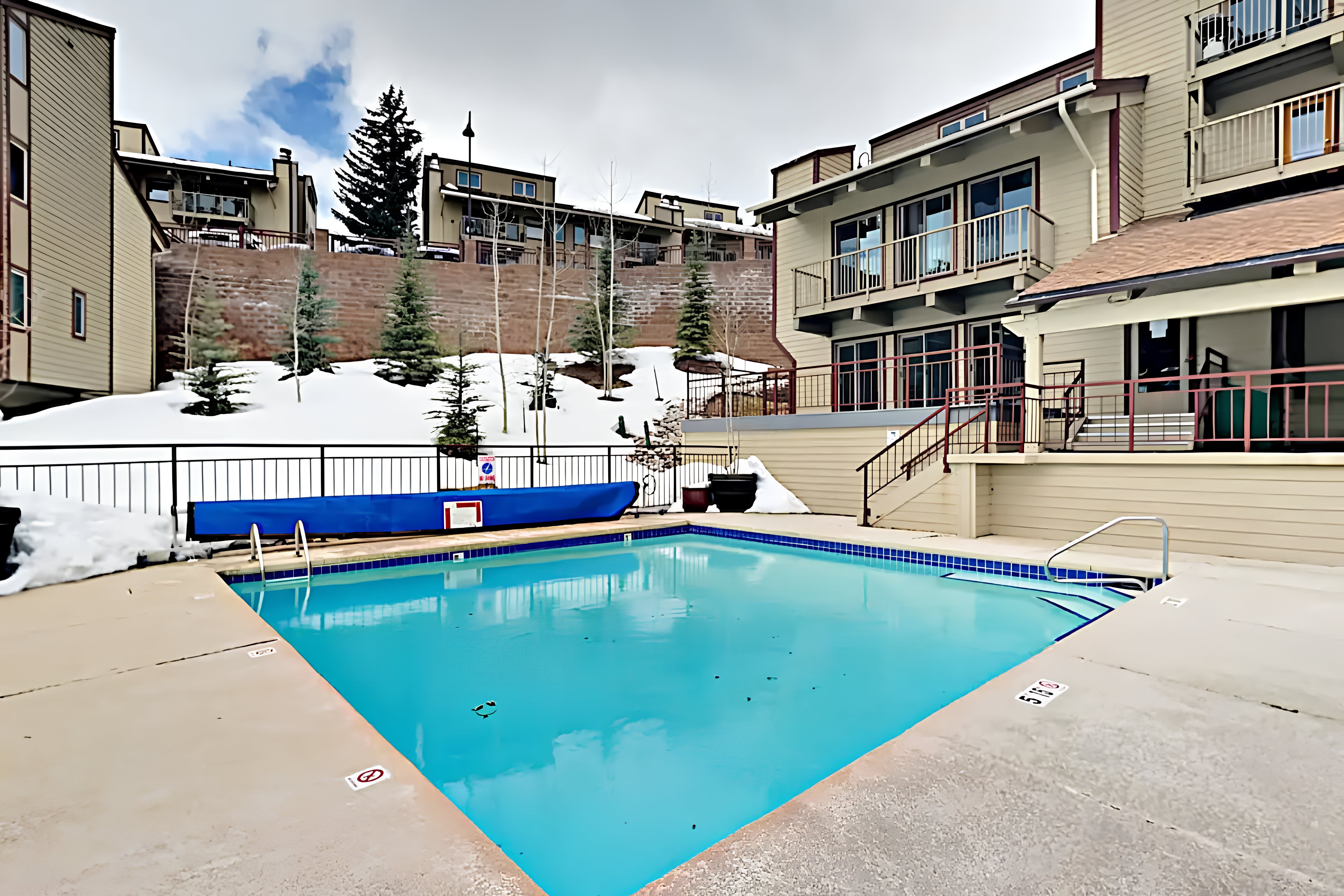 Chalet Elk Snowmass: Spacious 3-Bedroom Ski Chalet with Hot Tub, Snowmass