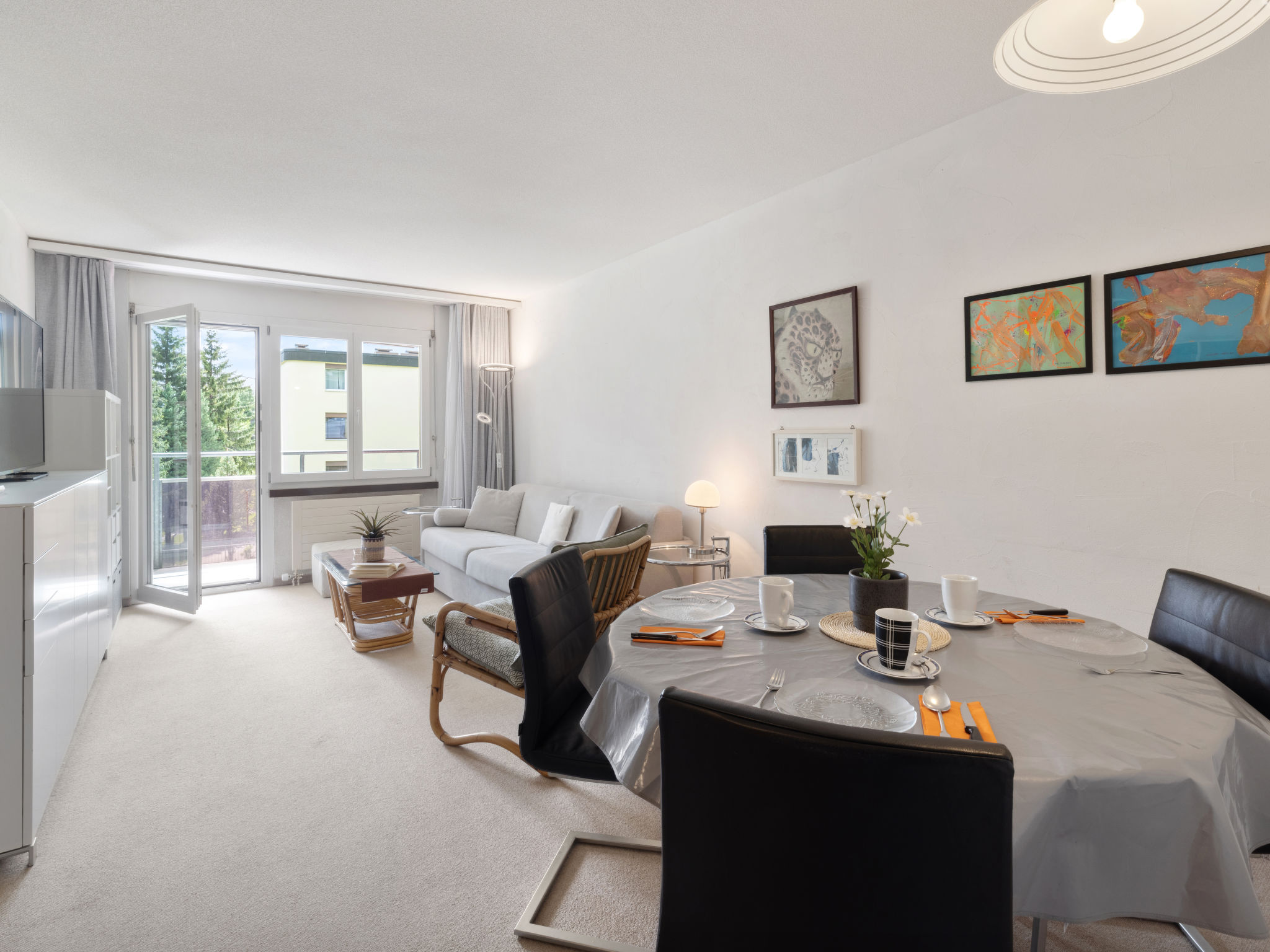 Chalet Fluela Davos: Modern 1-Bedroom Alpine Apartment in Central Davos with Mountain Access