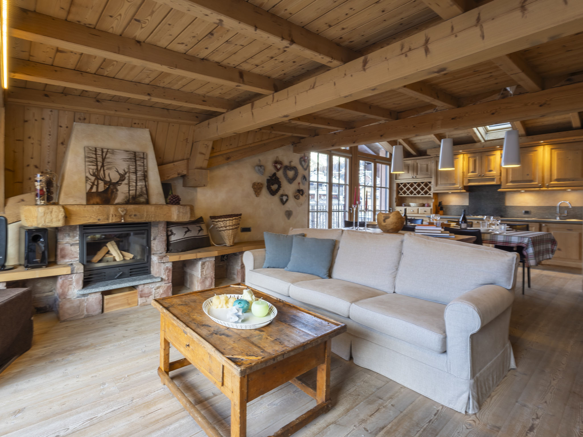 Chalet Foehn Bormio: Stylish 3-Bedroom Alpine Penthouse with Mountain Views and Thermal Bath Access