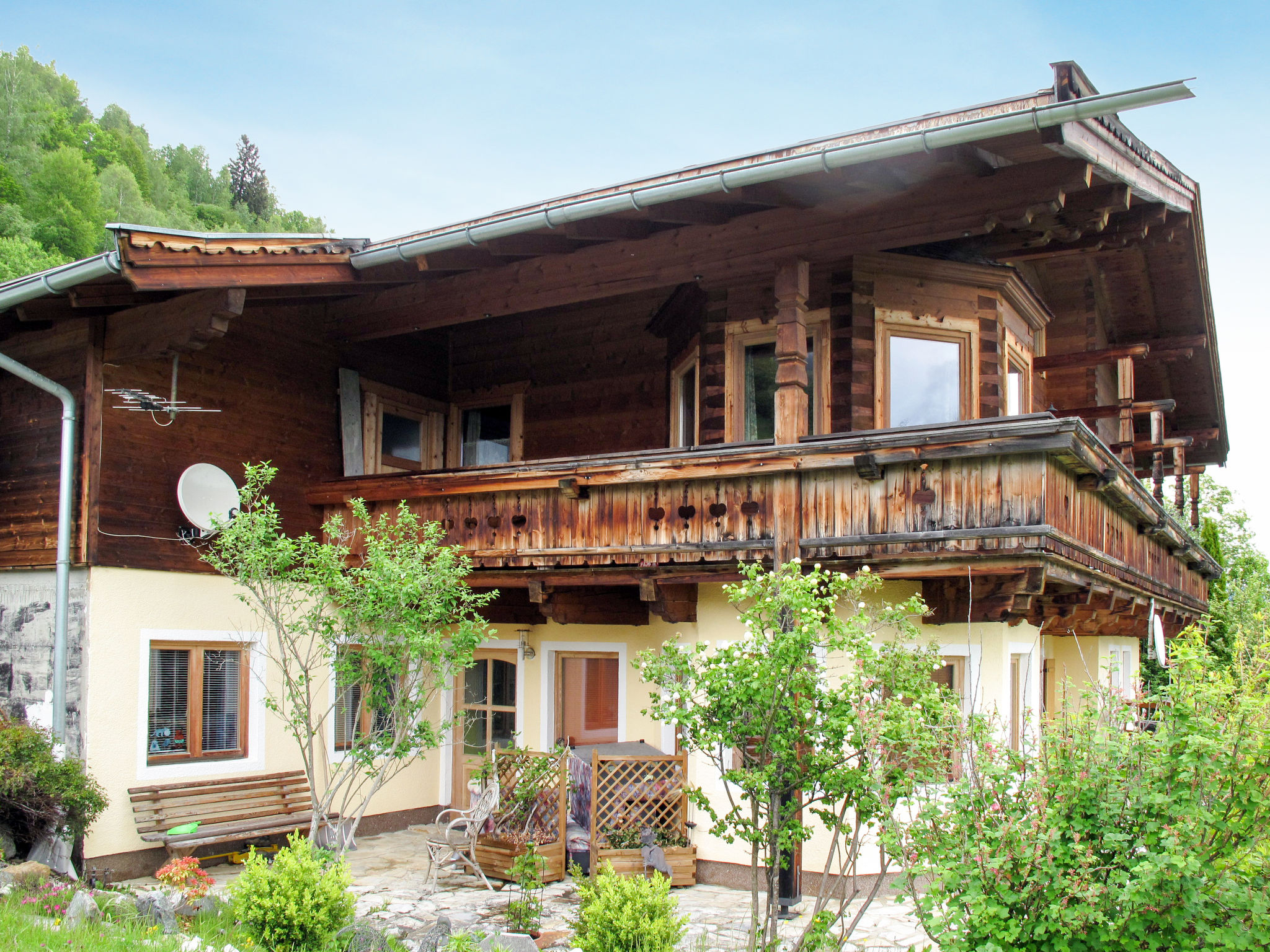 Chalet Foehn Bramberg: Rustic Mountain Chalet with Four Bedrooms and Alpine Views in Austrian Wildkogel Region