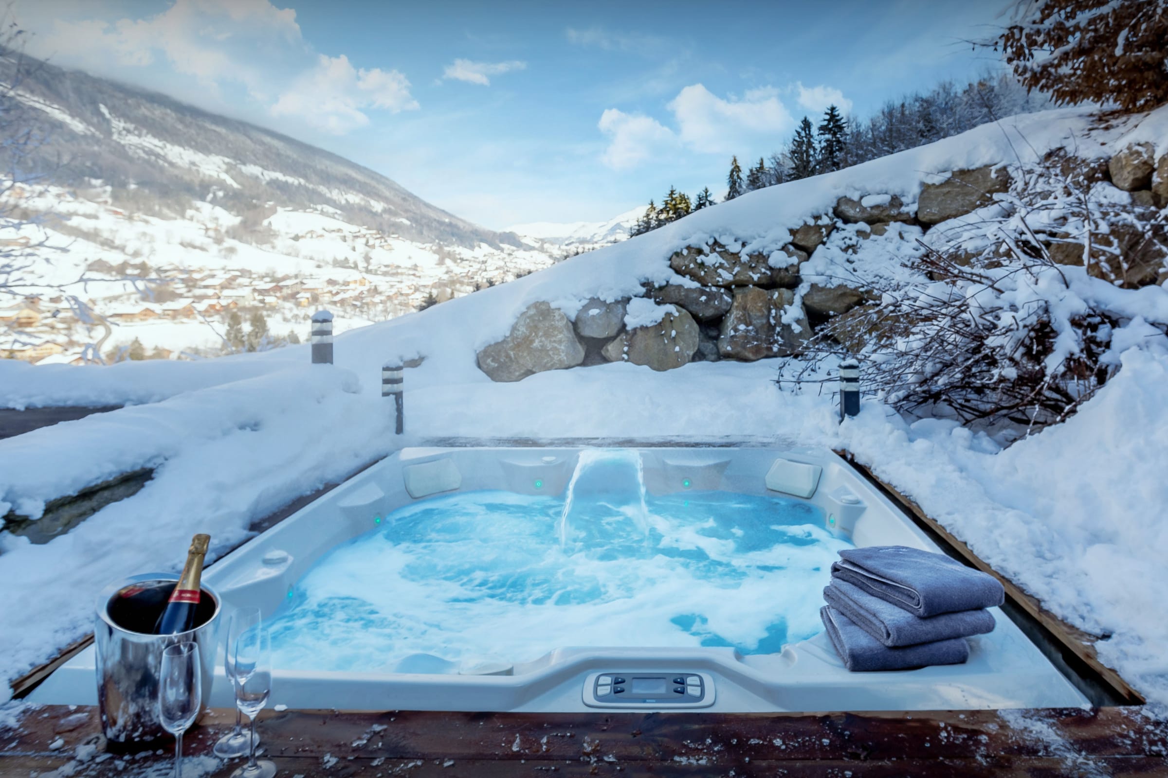 Chalet Foehn Chamonix Auvergne-Rhône-Alpes: Spacious 7-Bedroom Luxury Ski Chalet with Sauna and Pool, Upper Savoy