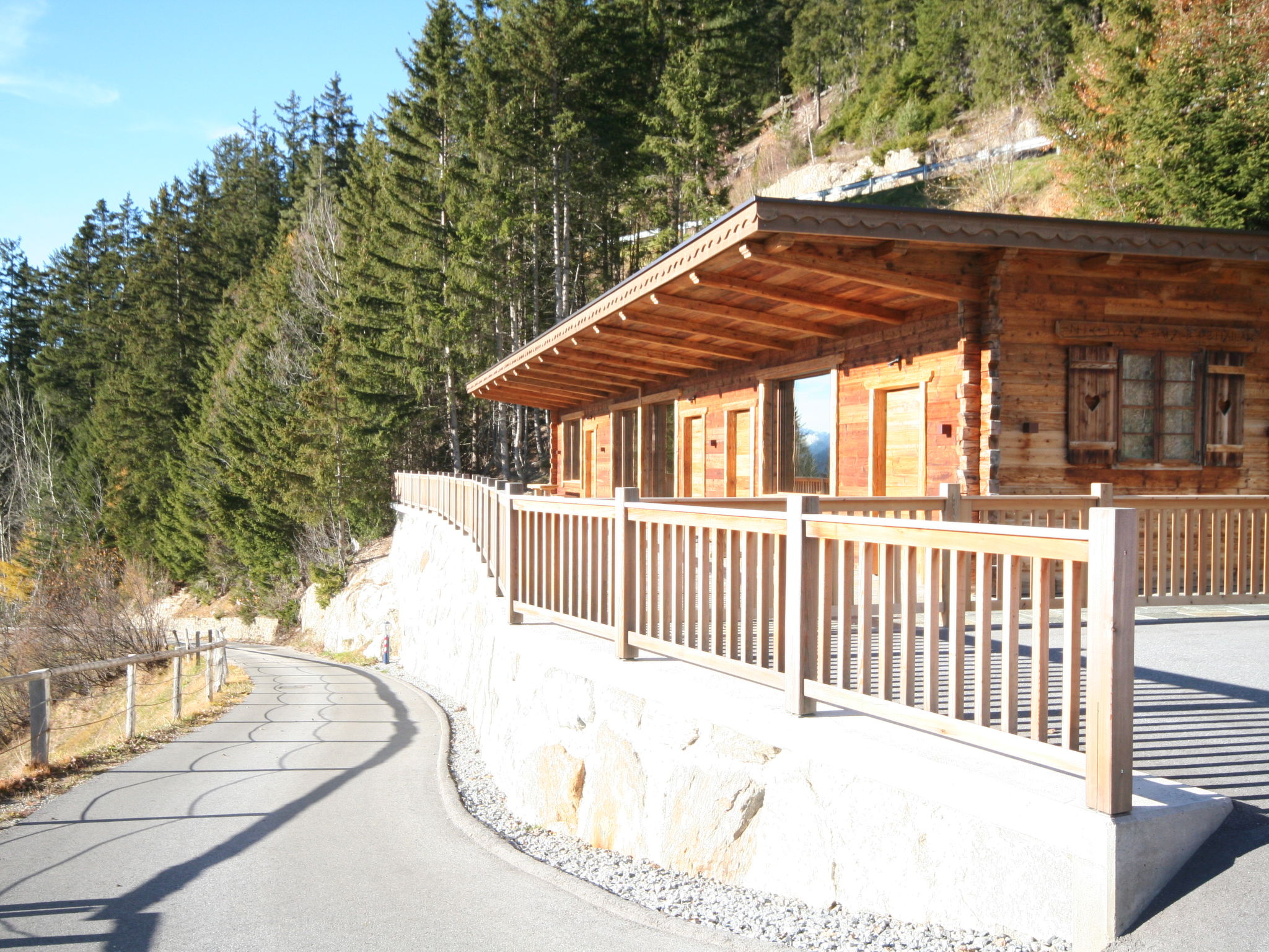 Chalet Foehn Fliess: Luxury 2-Bedroom Alpine Retreat with Mountain Views and Direct Ski Access in Austrian Tyrolean Village