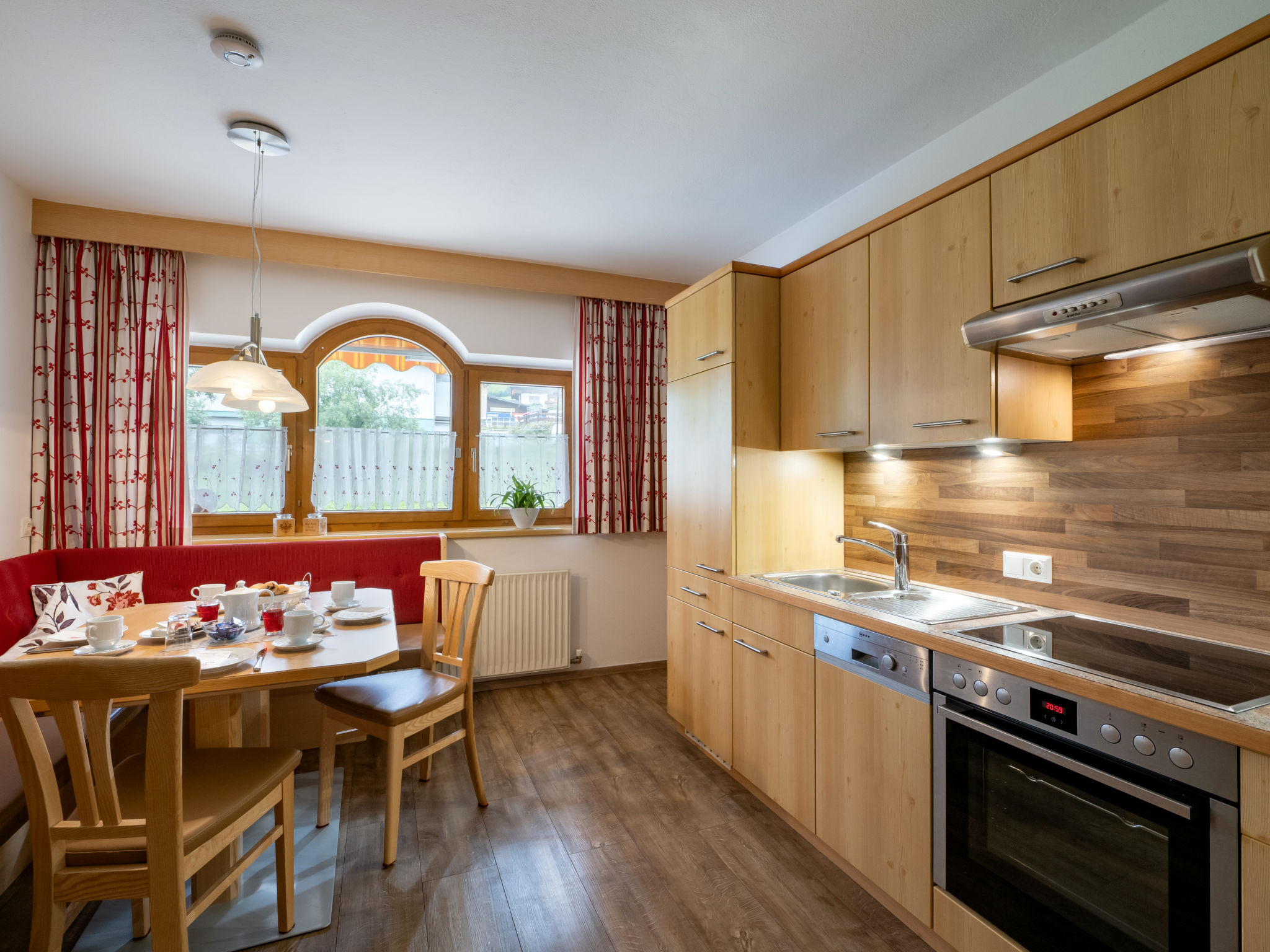 Chalet Foehn Niederau: Modern 2-Bedroom Alpine Apartment with Mountain Views and Ski Access in Wildschoenau