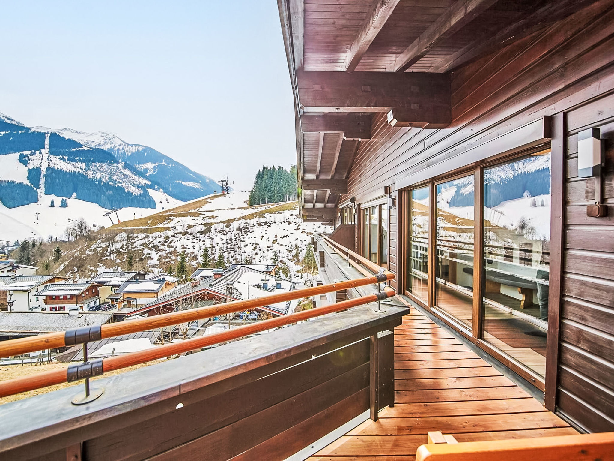 Chalet Foehn Saalbach Saalbach-Hinterglemm: Stunning 2-Bedroom Mountain Apartment with Ski Access and Alpine Views in Austrian Ski Resort