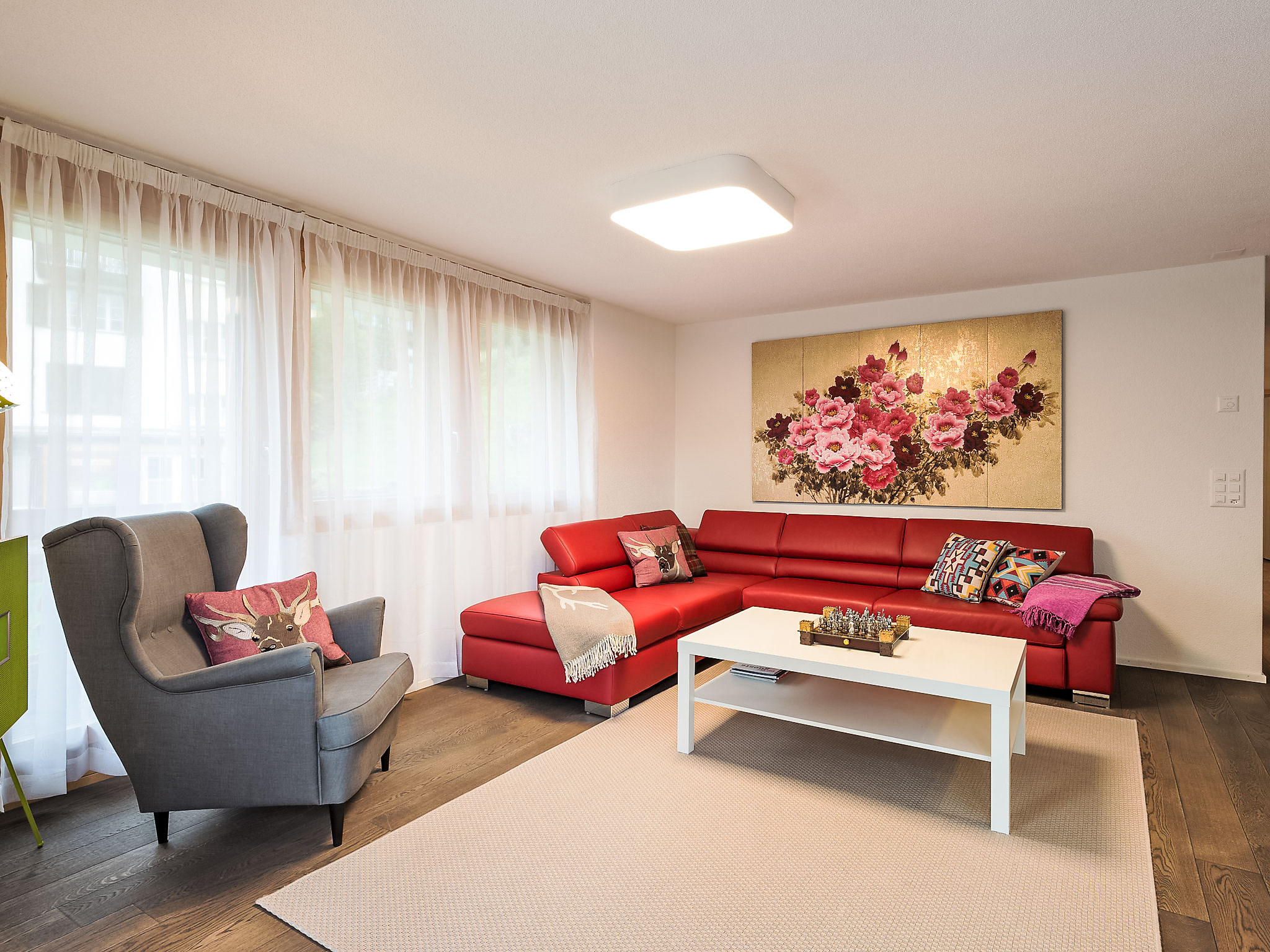 Chalet Foehn Wengen: Modern 2-Bedroom Alpine Apartment with Panoramic Mountain Views in Swiss Bernese Oberland