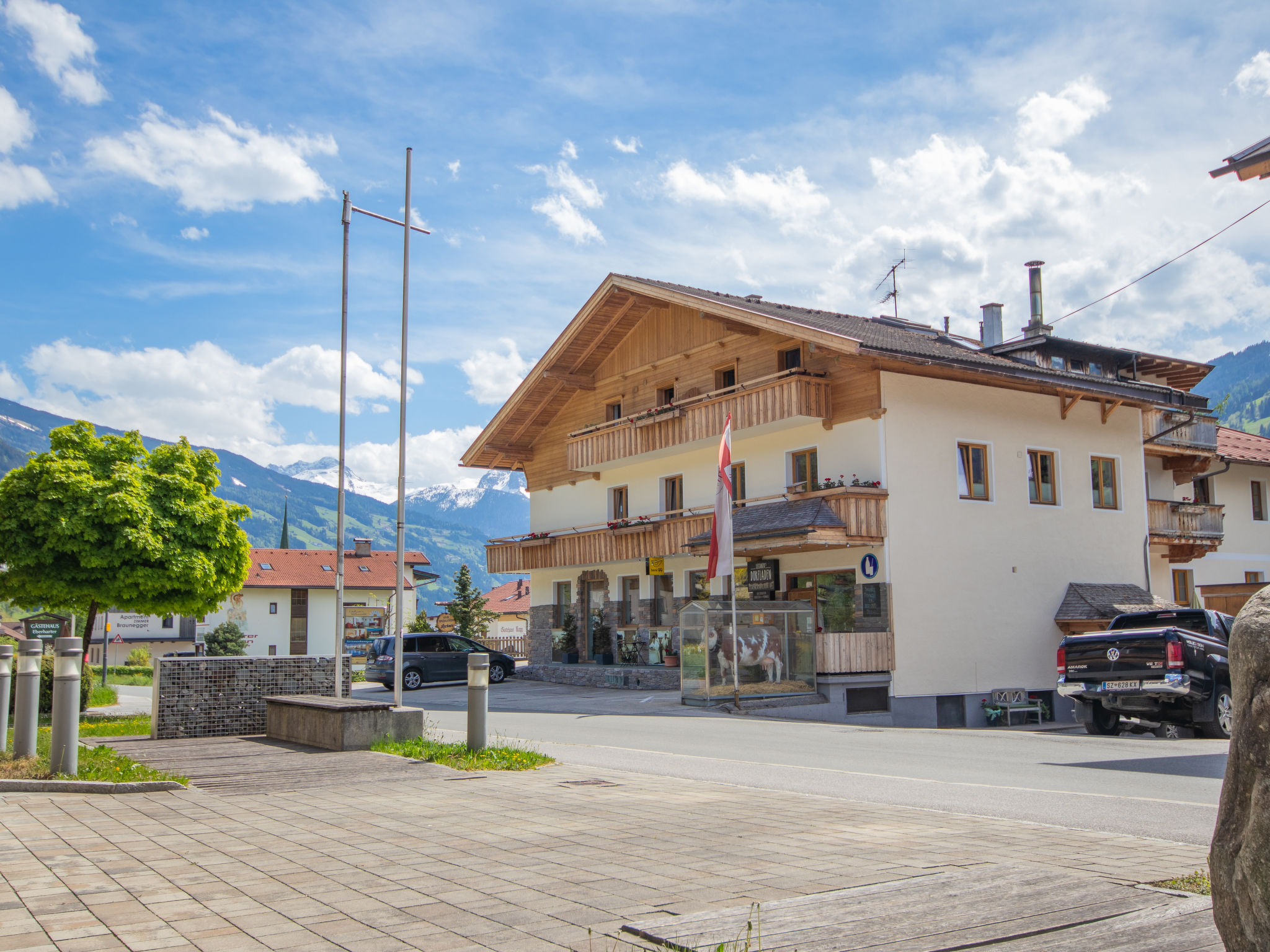 Chalet Foehntal Stumm: Luxury 2-Bedroom Alpine Apartment with Sauna and Mountain Views in Zillertal Austria