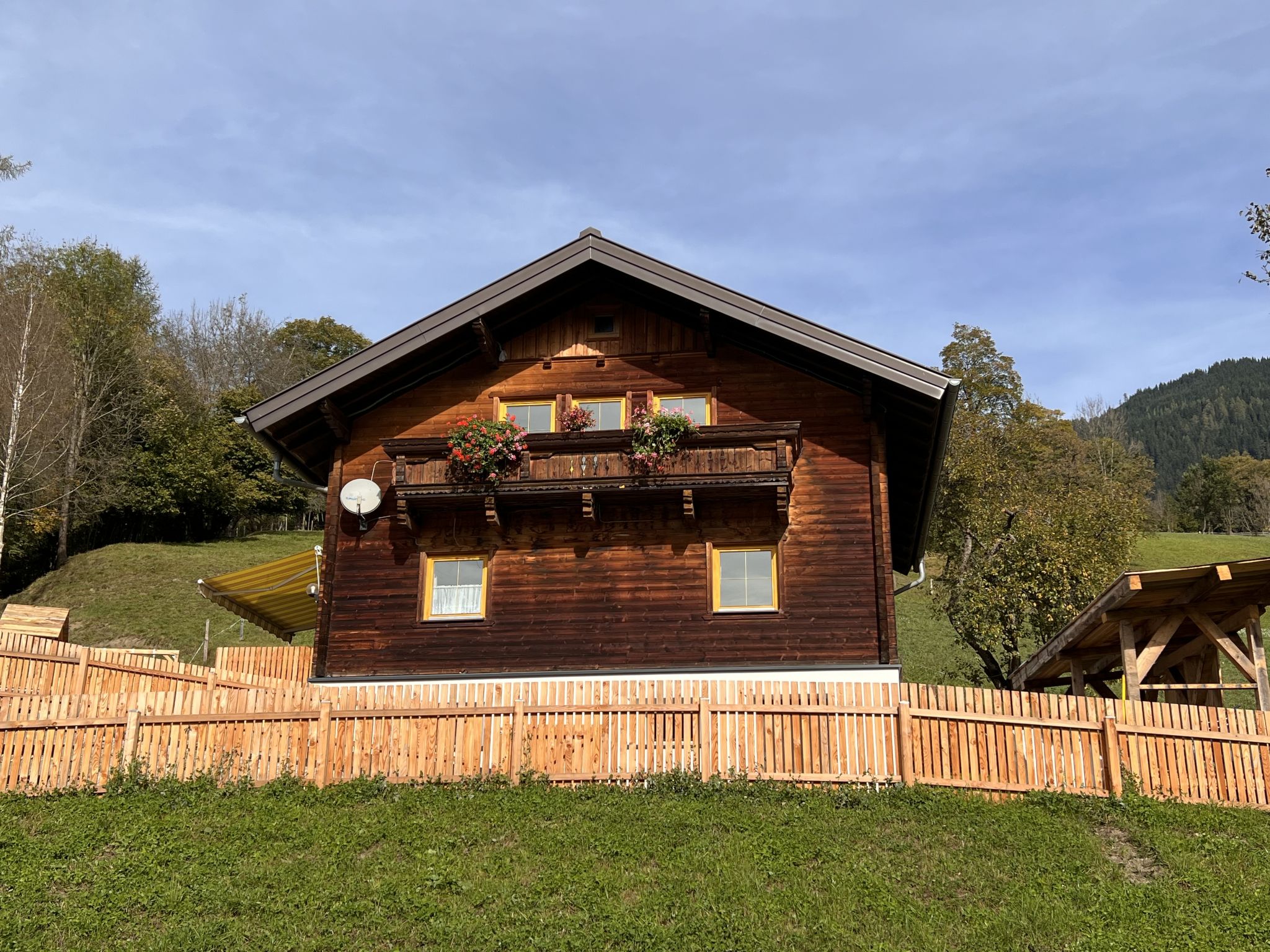 Chalet Foehnwind Pongau: Luxury 4-Bedroom Alpine Chalet with Sauna and Mountain Access Near St Johann Ski Resort