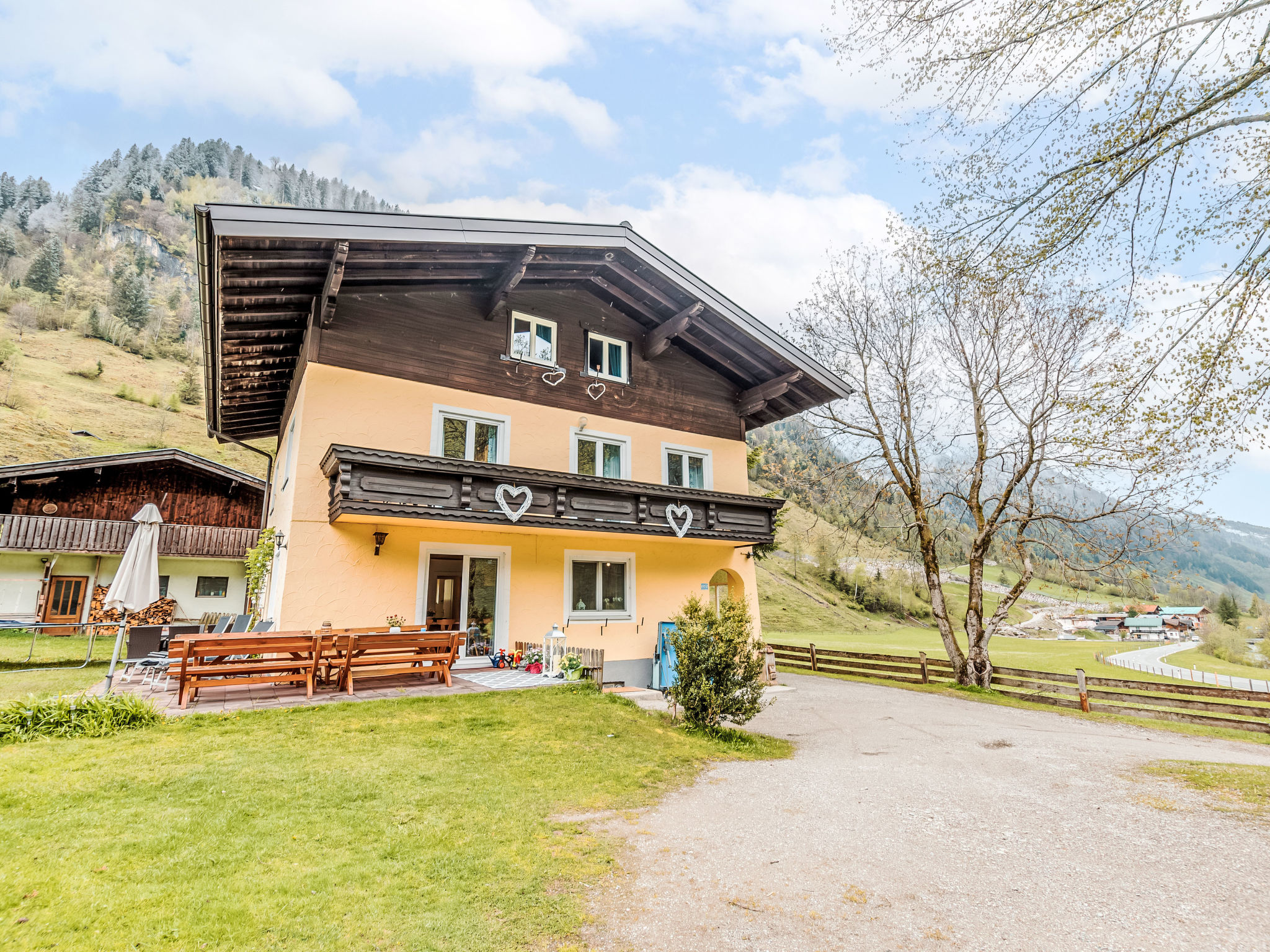 Chalet Föhn Fusch: Spectacular 7-Bedroom Alpine Chalet with Sauna and Mountain Access in Austrian Alps