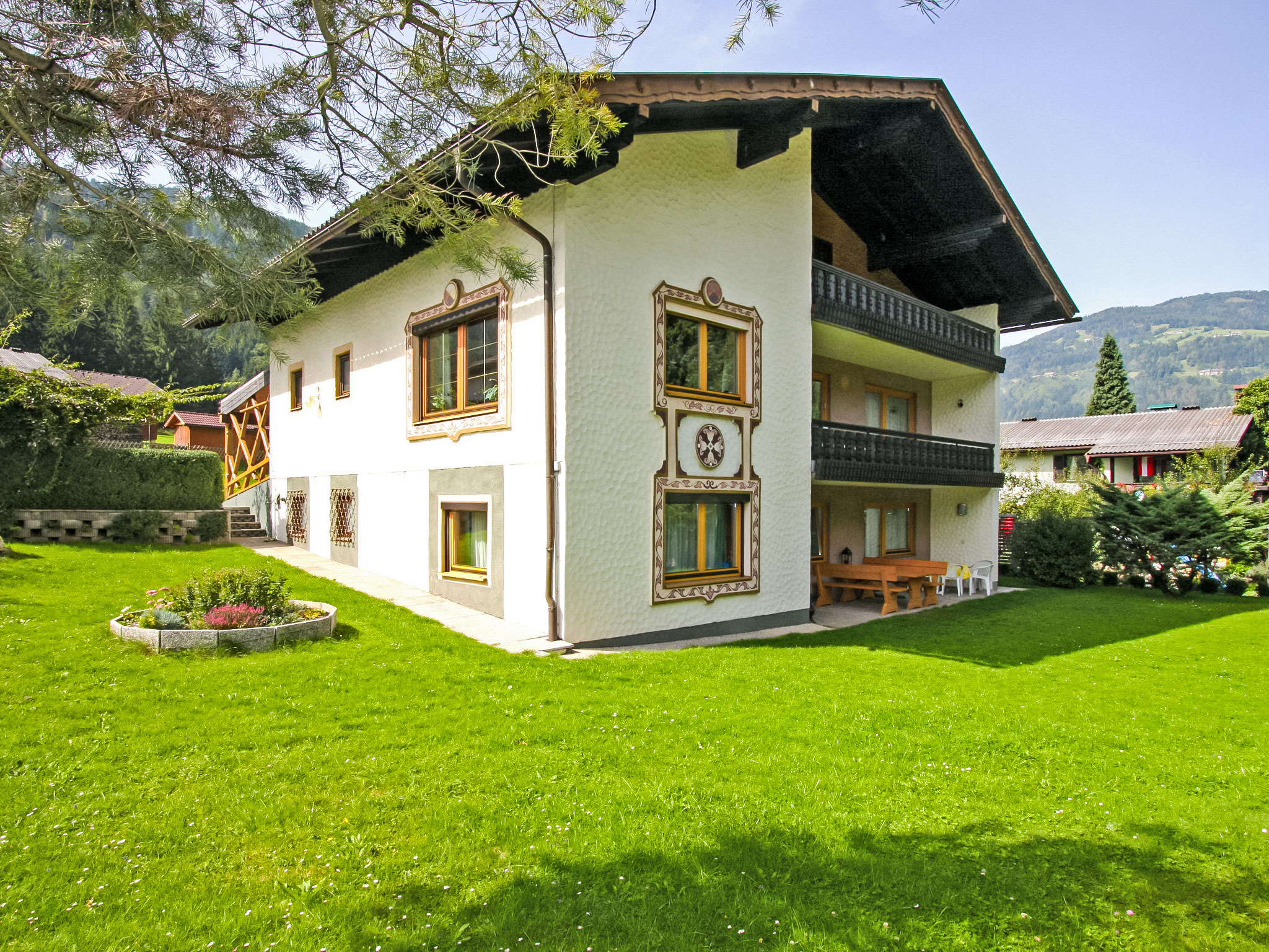 Chalet Föhn Kleinkirchheim: Magnificent 6-Bedroom Alpine Retreat with Mountain Views and Thermal Spa Access in Austrian Carinthia