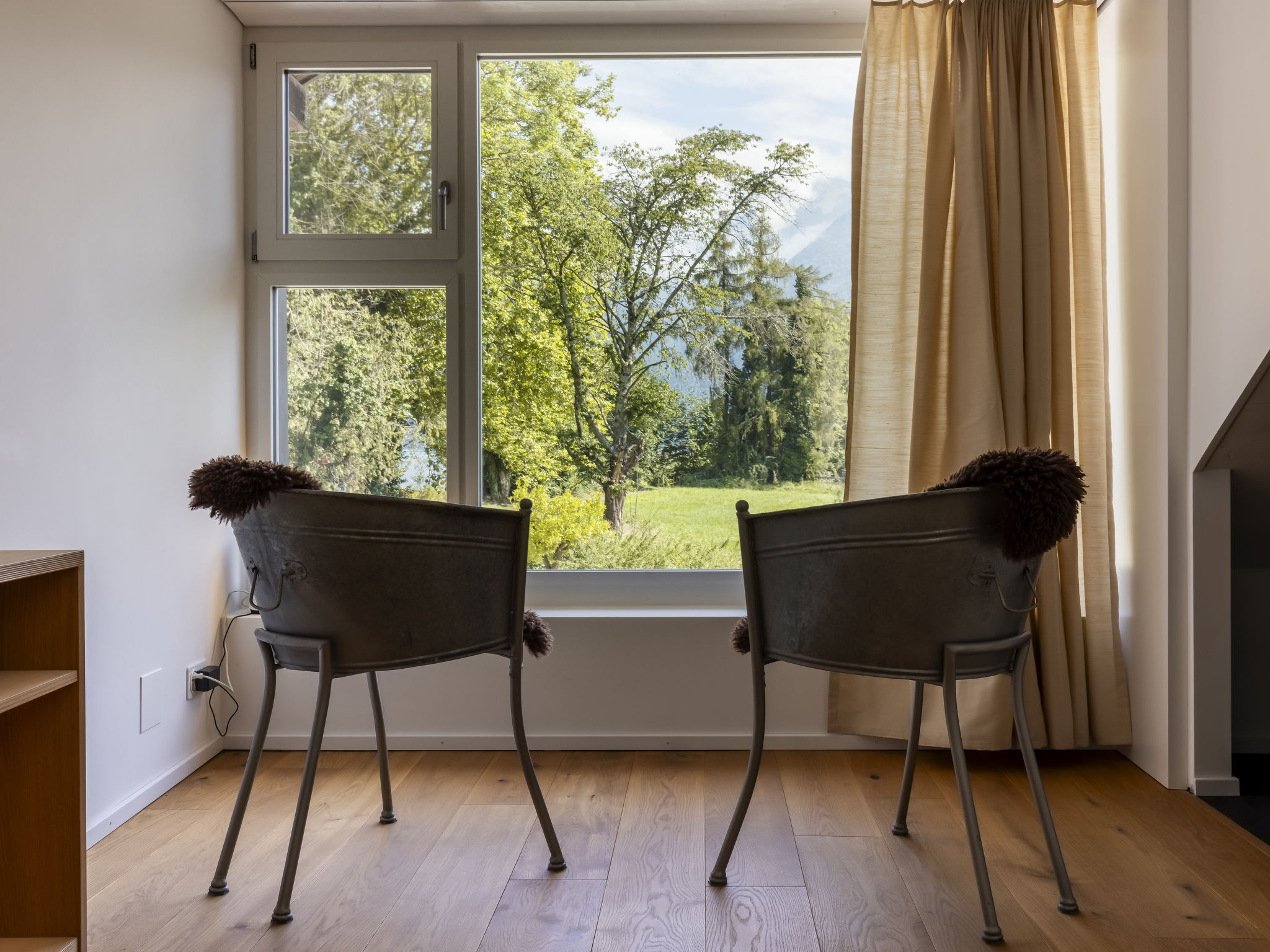 Chalet Föhn Noville: Stunning 2-Bedroom Alpine Chalet with Mountain Views and Lake Access near Lake Geneva