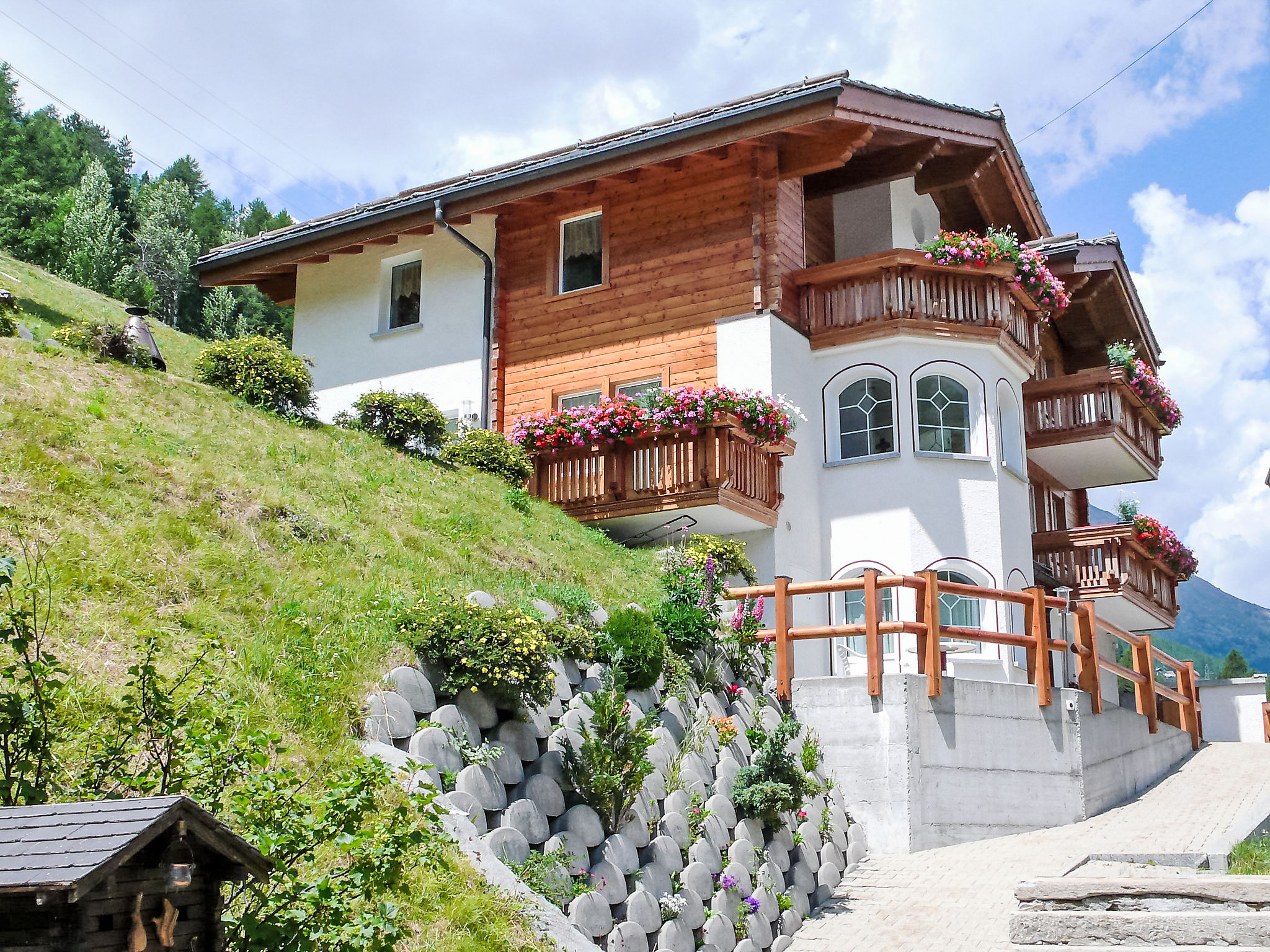 Chalet Fohn Saas-Grund: Spectacular 6-Bedroom Mountain Chalet with Panoramic Alpine Views in Swiss Valais