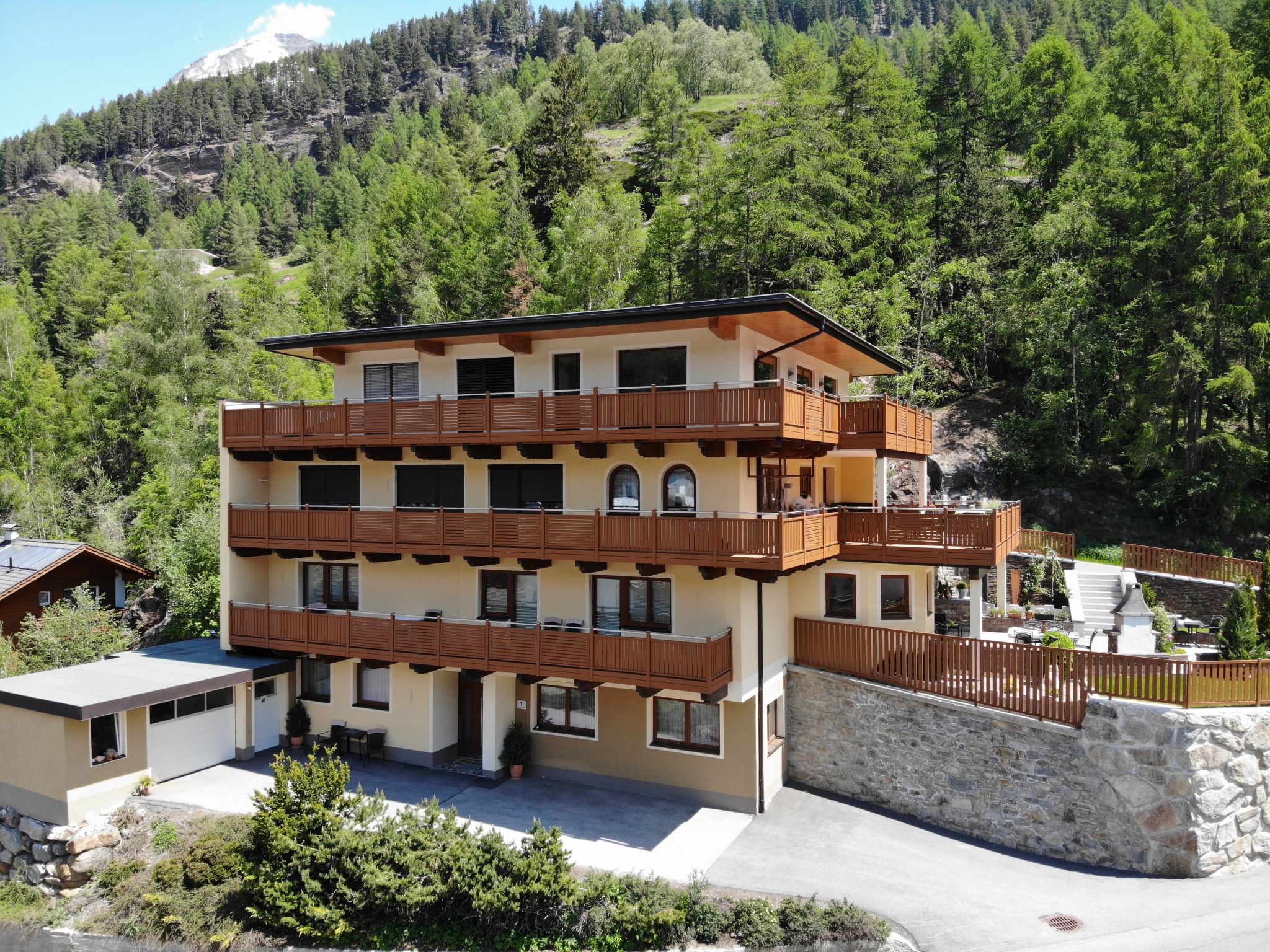 Chalet Föhn Sölden: Luxury 4-Bedroom Alpine Chalet with Mountain Views and Sauna Access in Sölden Austria