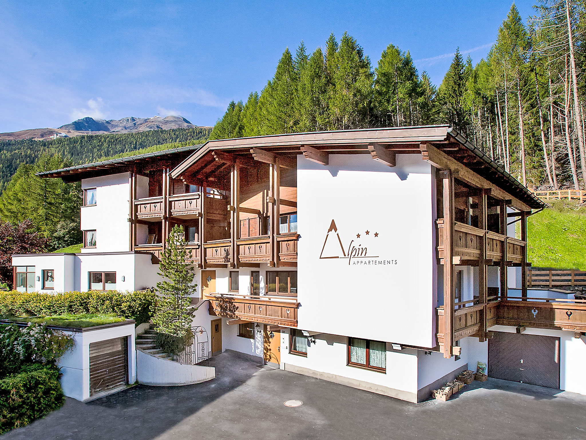 Chalet Giggijoch Sölden: Modern 2-Bedroom Alpine Apartment with Mountain Views and Ski Access in Solden Austria