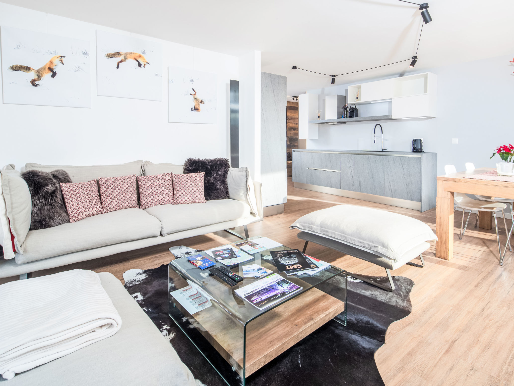 Chalet Grenon Crans-Montana: Spacious 4-Bedroom Mountain Apartment with Stunning Alpine Views and Ski Access in Swiss Alps