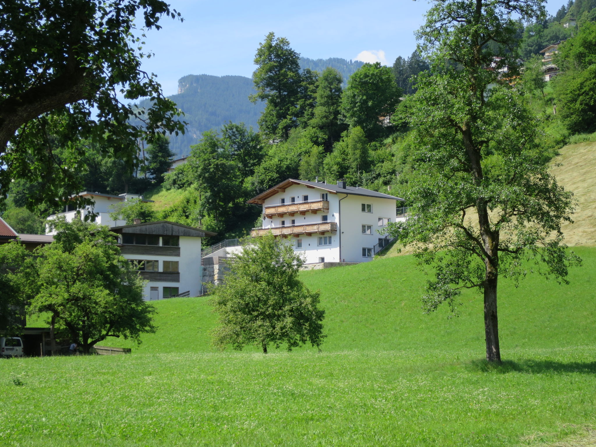 Chalet Hippach Mayrhofen: Luxury 4-Bedroom Alpine Chalet with Mountain Access and Electric Vehicle Charging in Austria