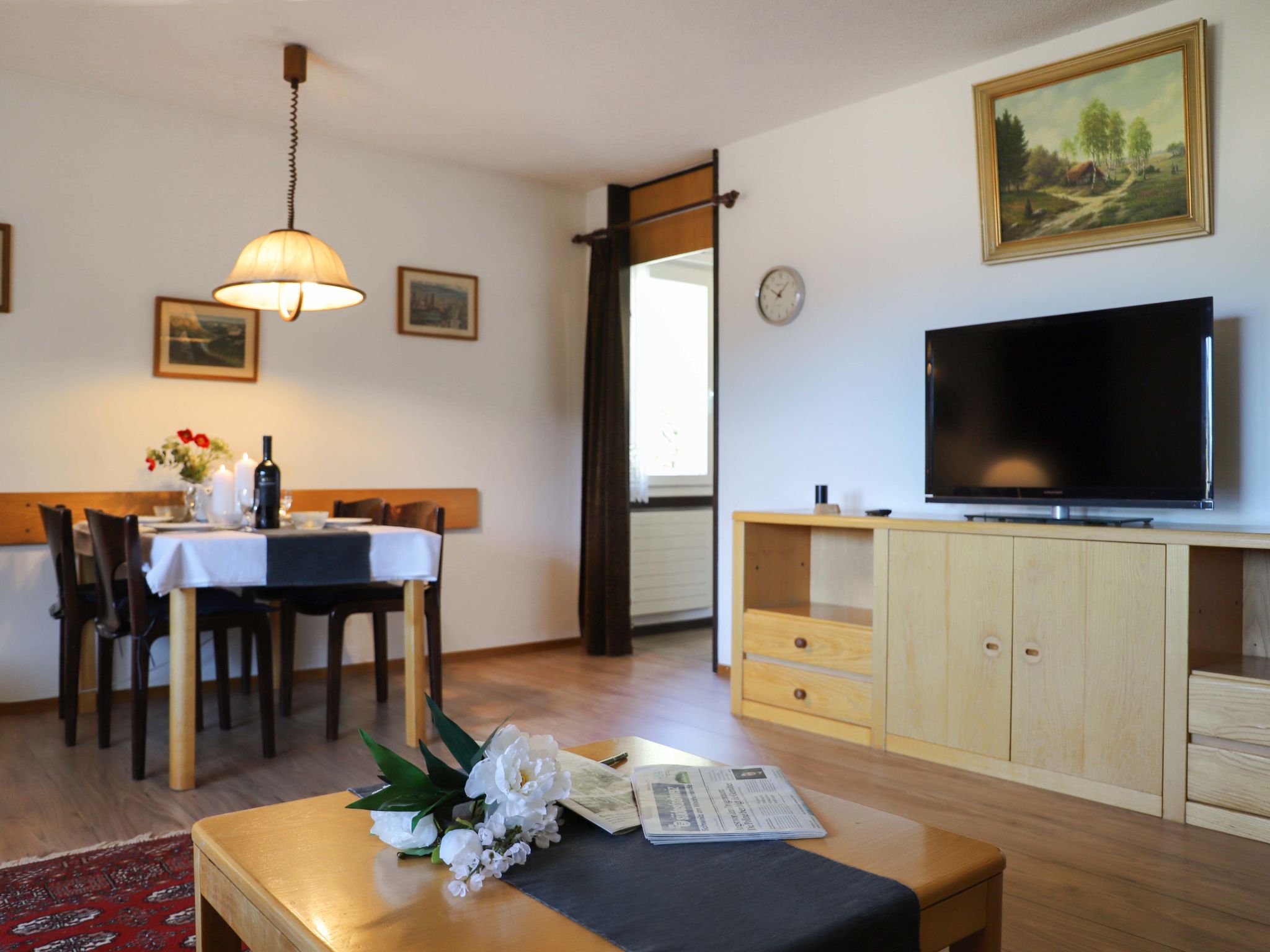 Chalet Kurpark Davos: Stylish Mountain Apartment with Spectacular Alpine Views and Modern Amenities