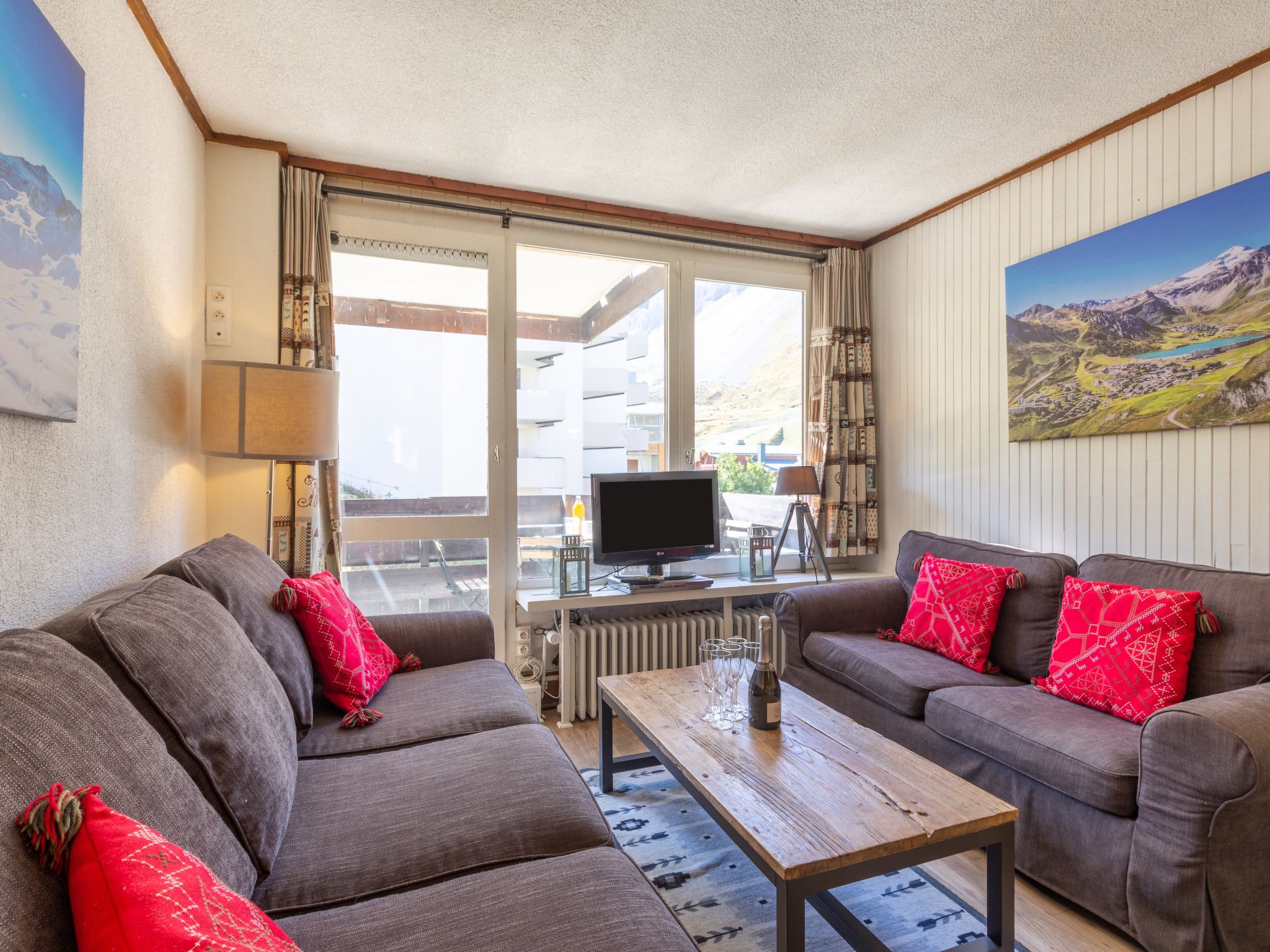 Chalet Lavachet Tignes: Mountain Apartment with Stunning Alpine Views and Ski Access in Tignes Val Claret