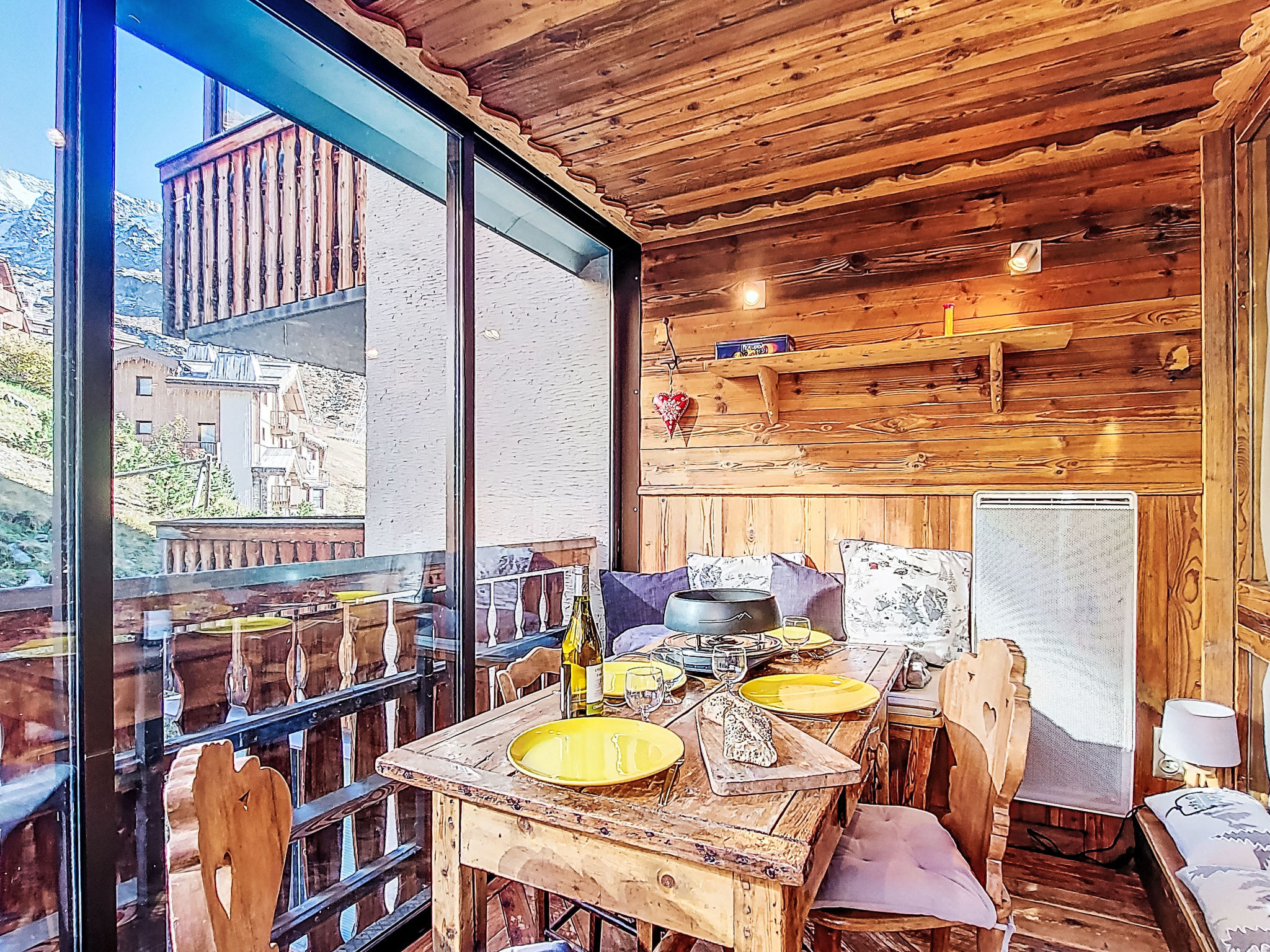 Chalet Menuires Thorens: Modern Alpine Studio Apartment with Ski-In Access and Mountain Views in Val Thorens