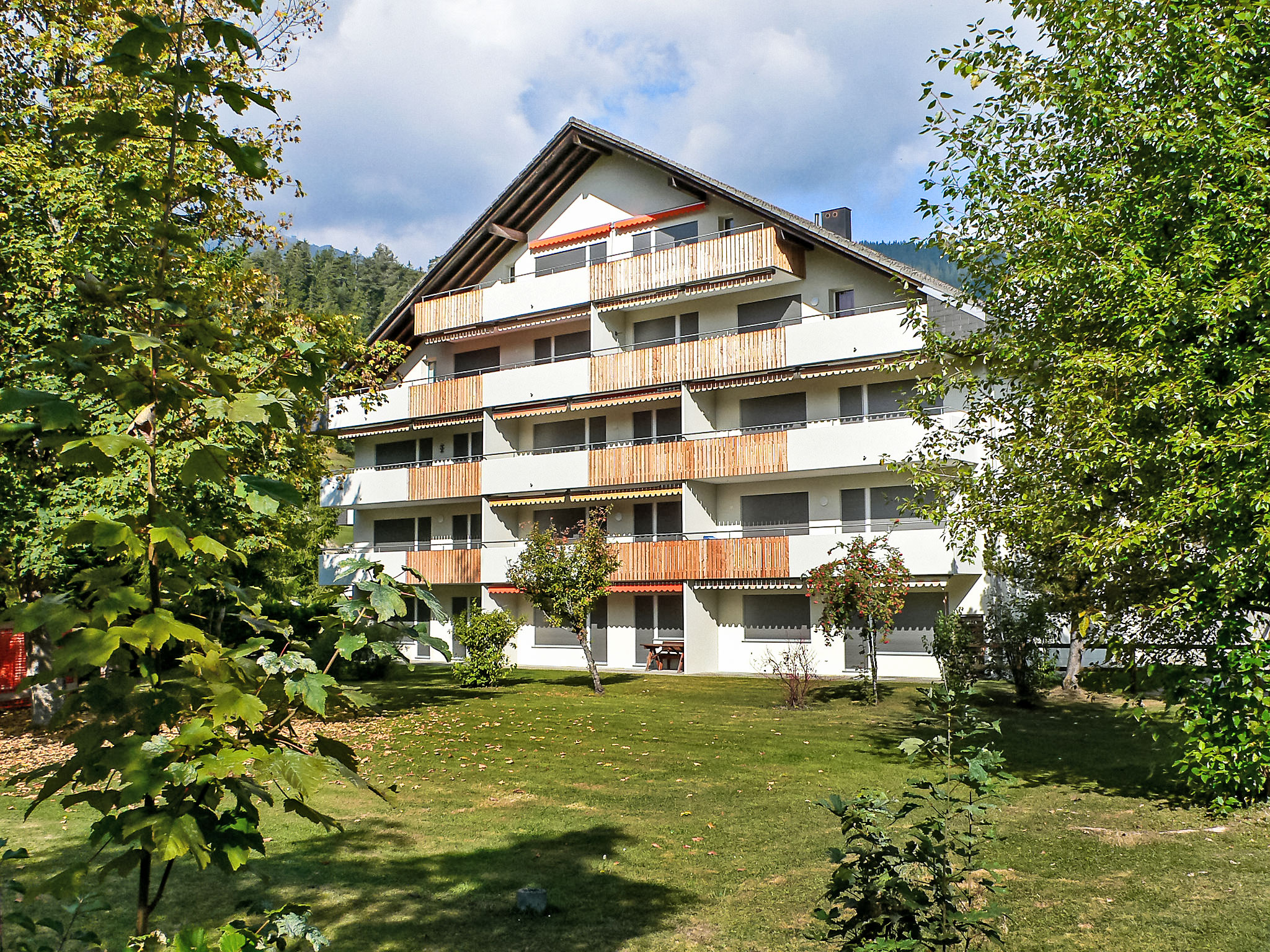 Chalet Murschetg Laax: Modern 2-Bedroom Mountain Apartment with Stunning Alpine Views Near Ski Slopes