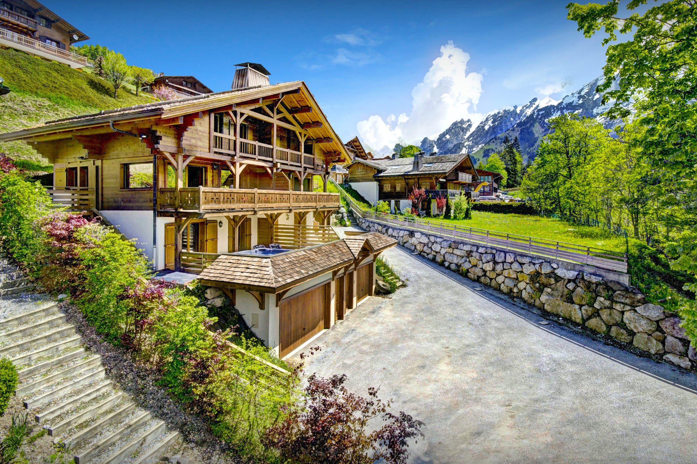 Chalet Nant LaClusaz: Spacious 5-Bedroom Ski Chalet with Family-Friendly Amenities, Upper Savoy