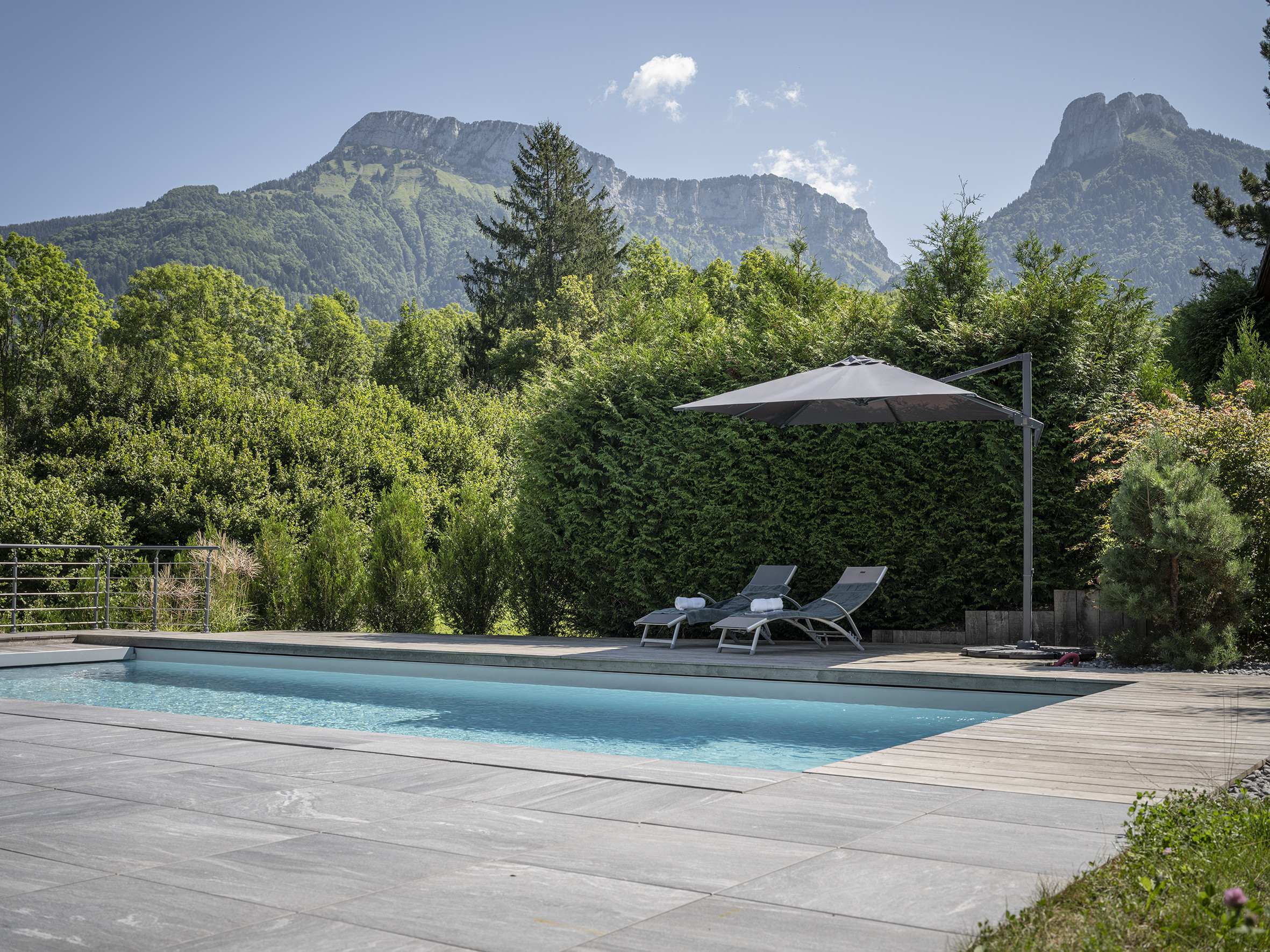 Chalet Parmelan Annecy Annecy: Luxury 5-Bedroom Villa with Pool and Mountain Views, Annecy