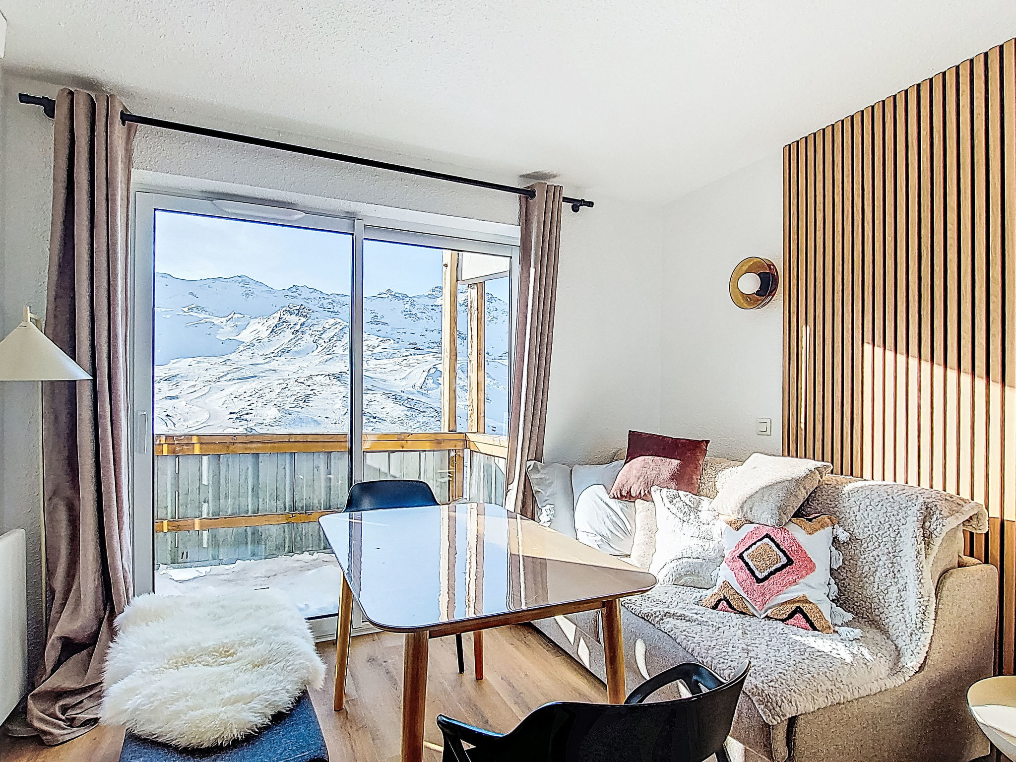 Chalet Peclet Thorens: Modern 2-Bedroom Ski Chalet with Mountain Views in Val Thorens French Alps