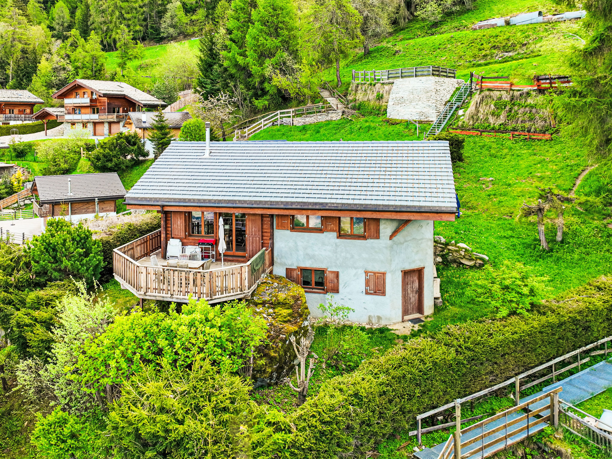 Chalet Peroua Nendaz: Stunning 3-Bedroom Mountain Chalet with Panoramic Valley Views and Ski Access