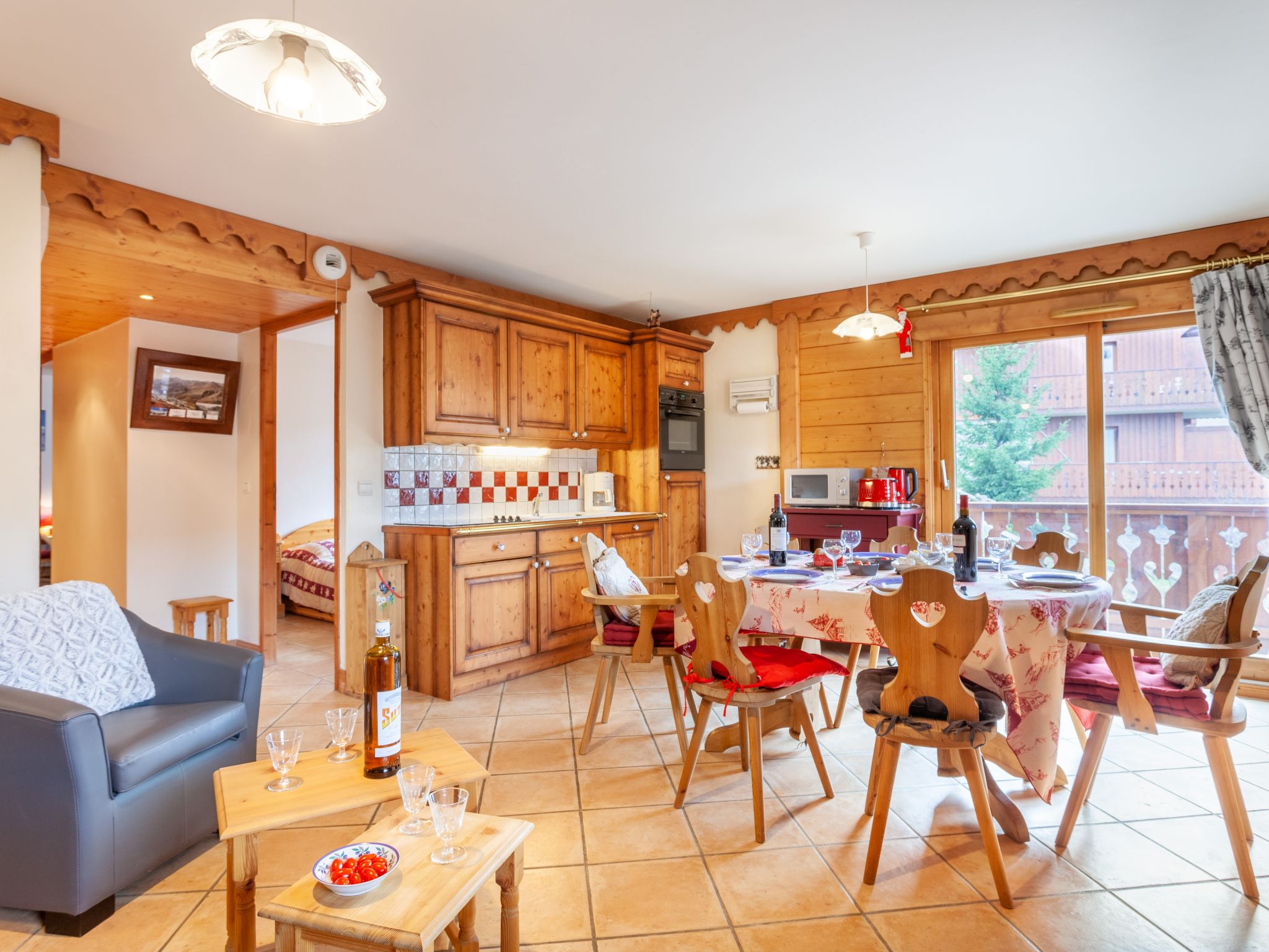 Chalet Preyerand Menuires: Luxury 3-Bedroom Mountain Chalet with Stunning Alpine Views and Ski Access in the French Alps