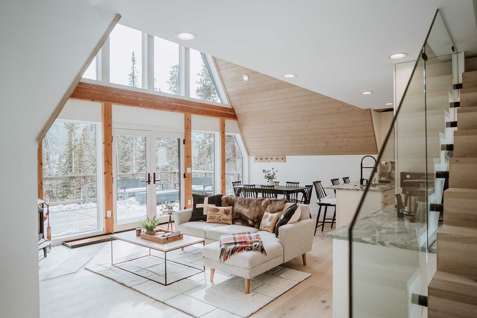 Chalet Quandary Breckenridge: Charming 4-Bedroom Ski Chalet with Hot Tub, Breckenridge