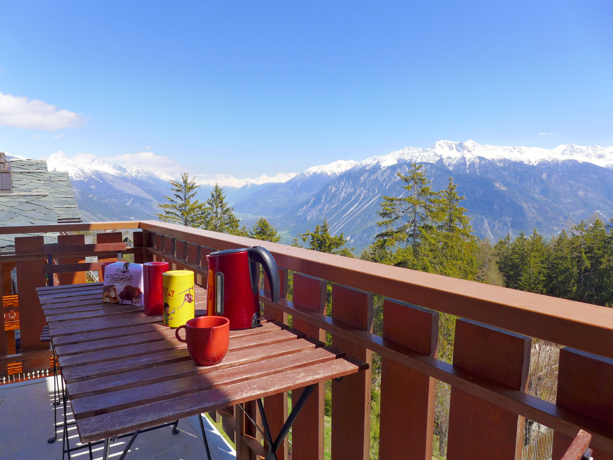 Chalet Randogne Montana: Elegant 2-Bedroom Alpine Apartment with Mountain Views and Ski Access in Swiss Alps