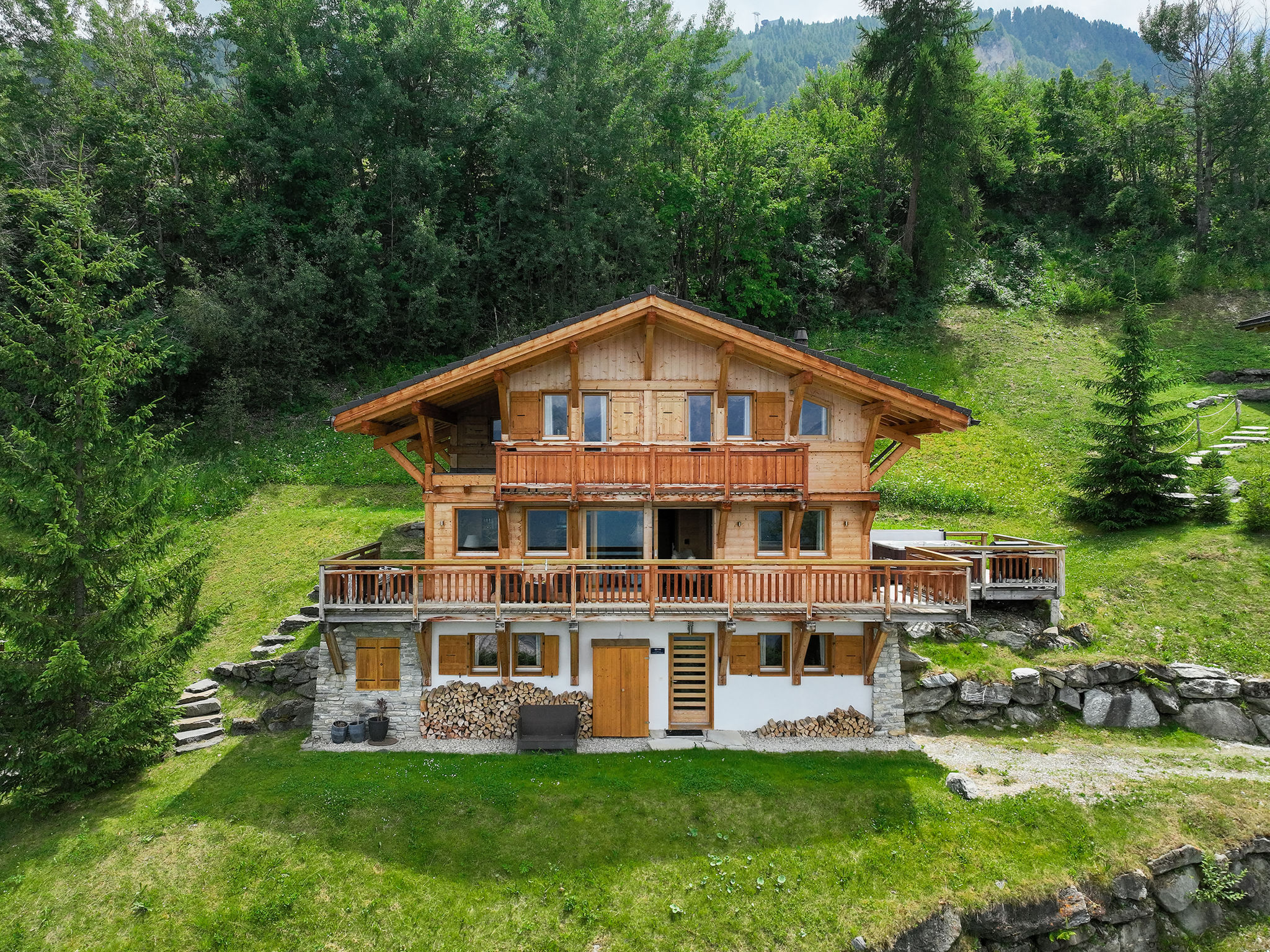 Chalet Saleinaz Nendaz: Premium Four-Bedroom Alpine Retreat with Hot Tub and Mountain Views near Ski Slopes