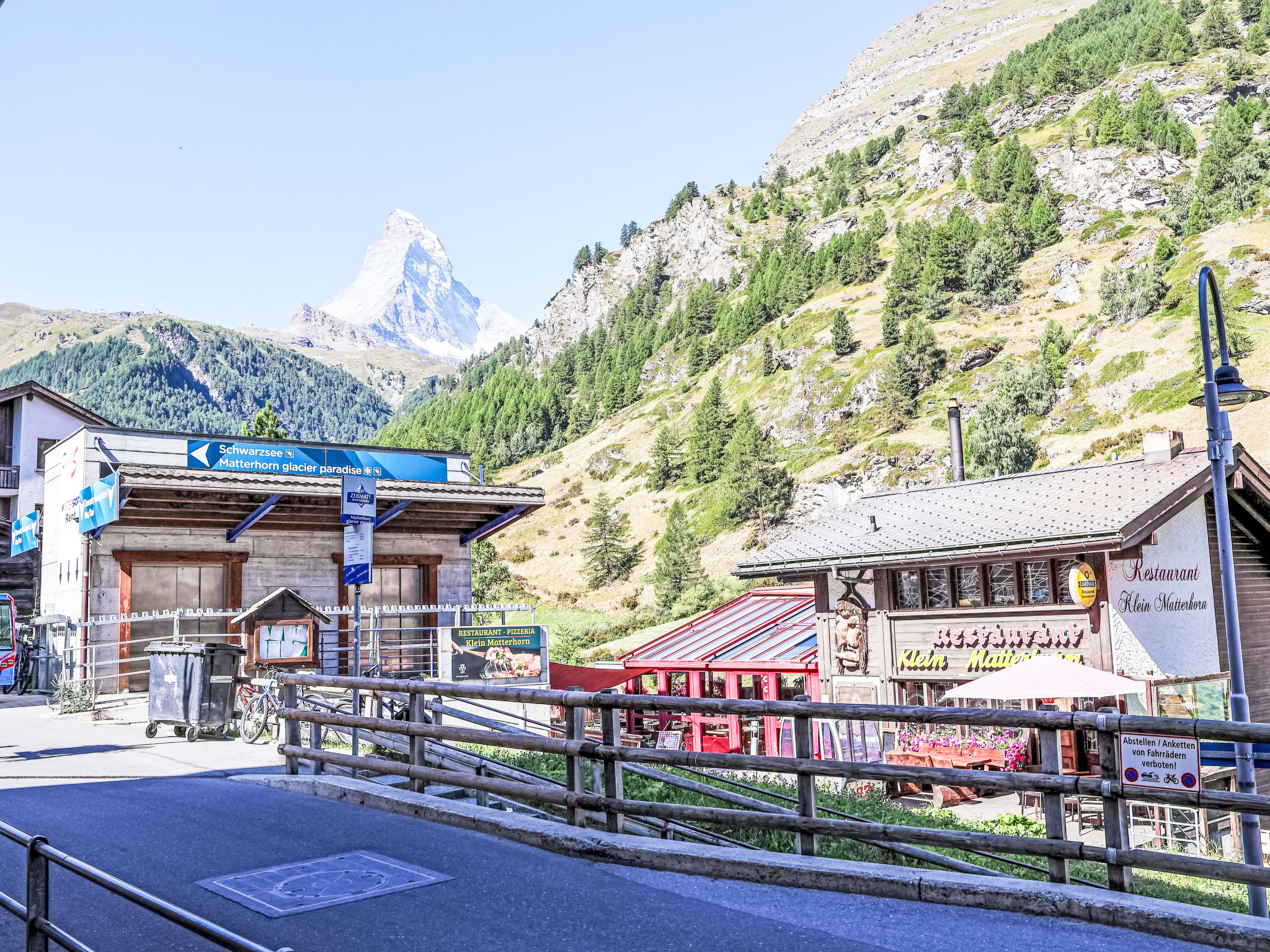 Chalet Schluhmatte Zermatt: Stylish 1-Bedroom Mountain Apartment with Matterhorn Views and Ski Access