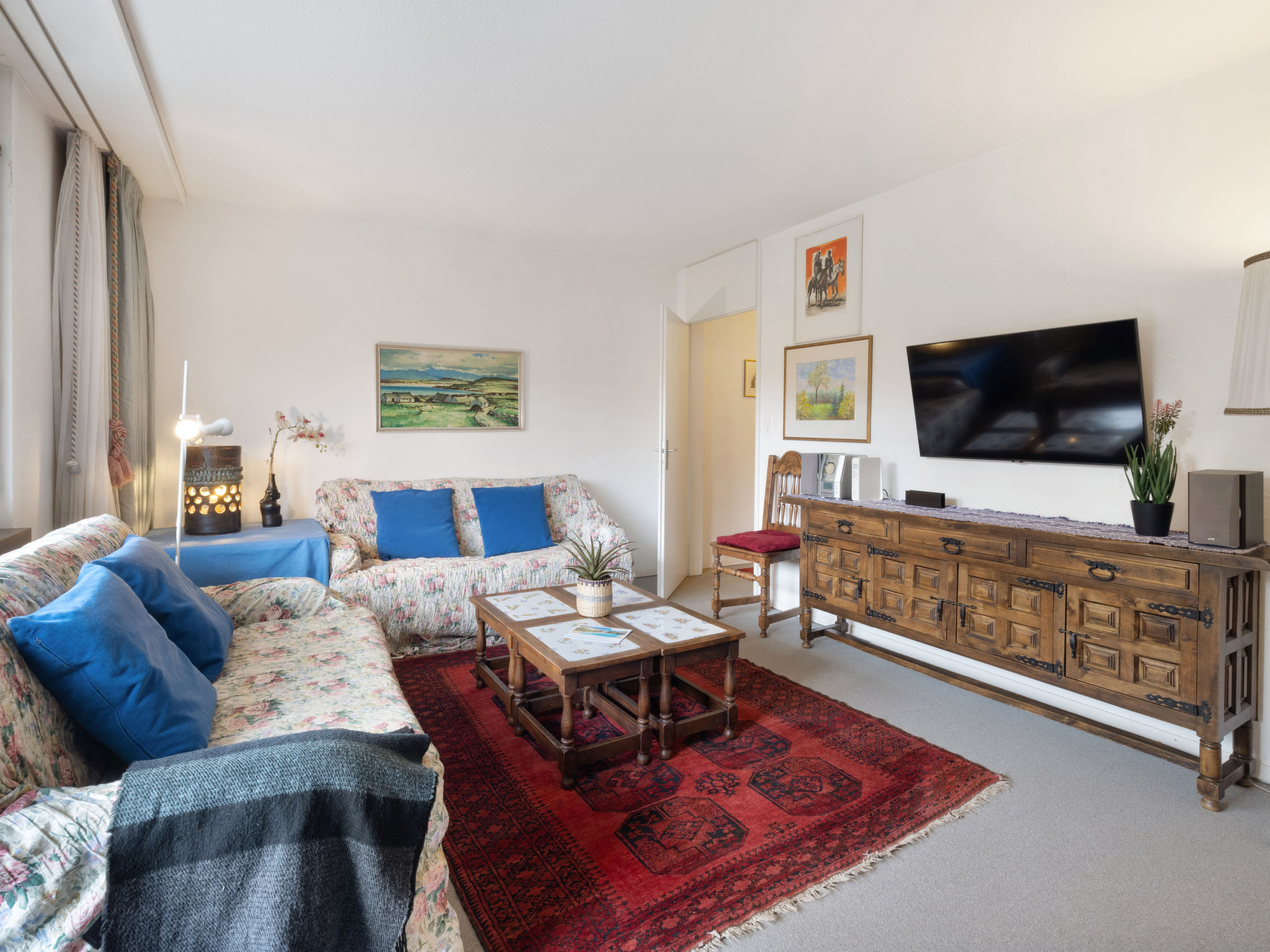 Chalet Schneetobel Davos: Modern 2-Bedroom Alpine Apartment with Mountain Views and Central Location in the Heart of Switzerland