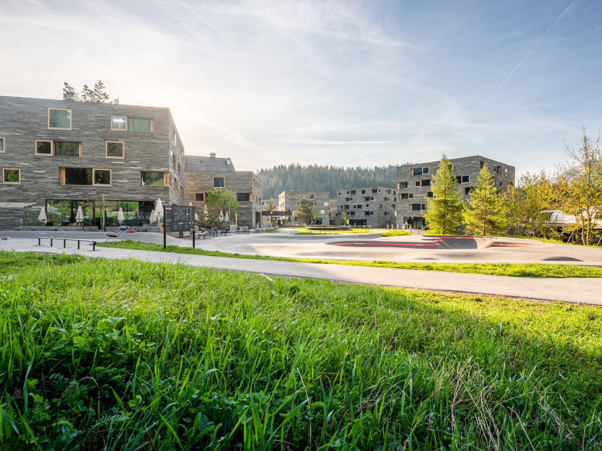 Chalet Segnas Laax: Modern 2-Bedroom Alpine Apartment with Mountain Views and Spa Access at Rocks Resort